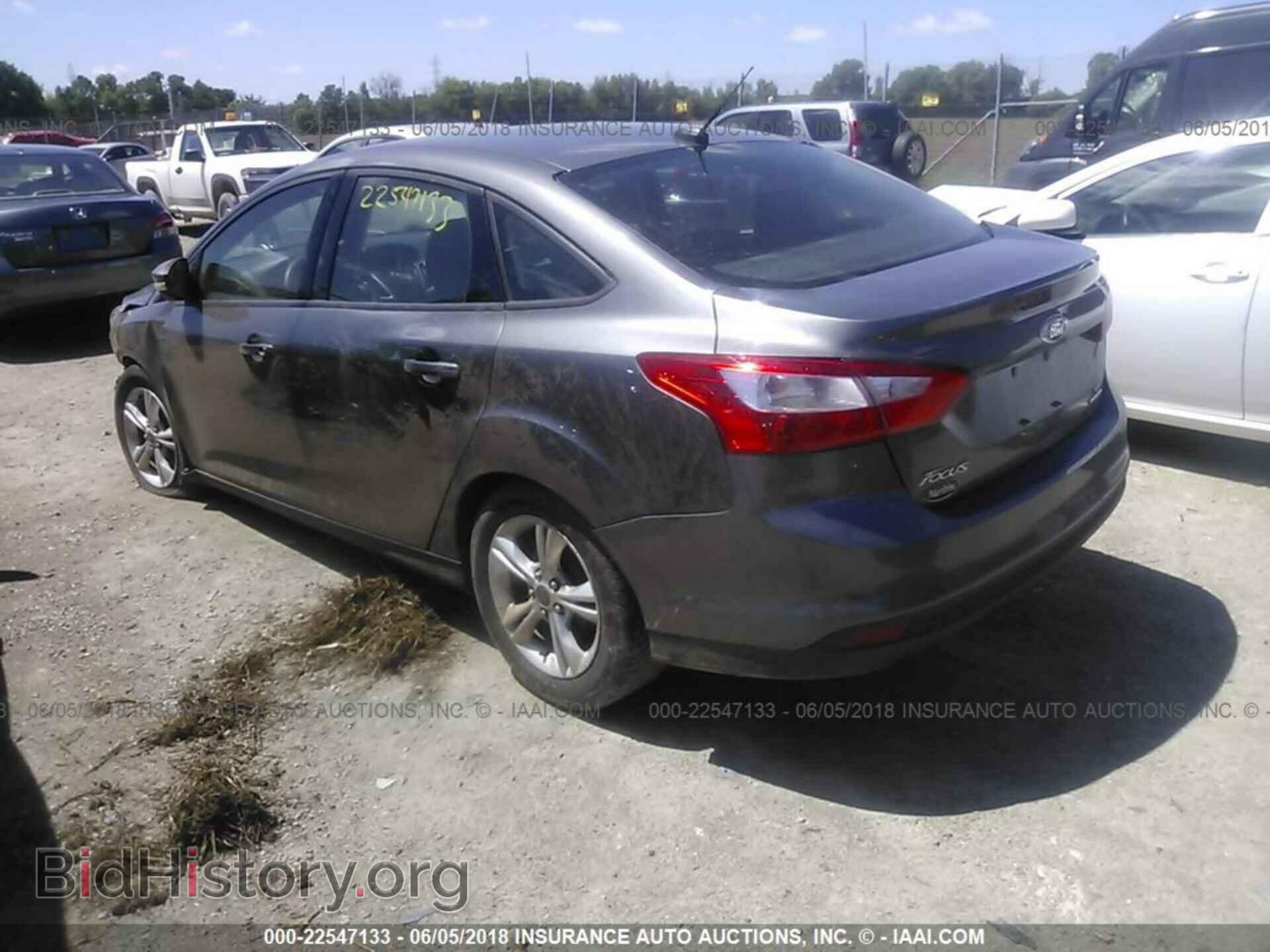 2014 Ford Focus - VIN: 1FADP3F25EL397238 - Photo 3