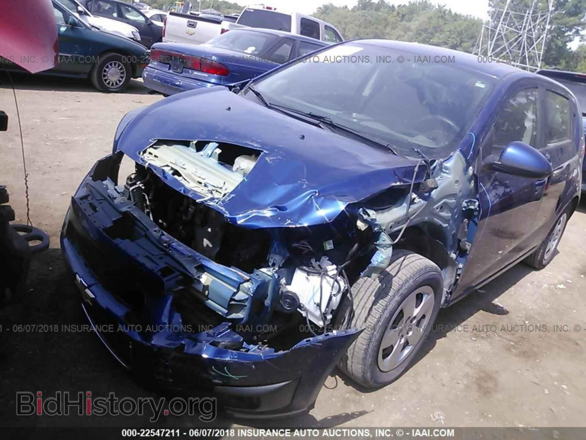 2014 Chevrolet Sonic - VIN: 1G1JA6SH0E4169208 - Фото 2
