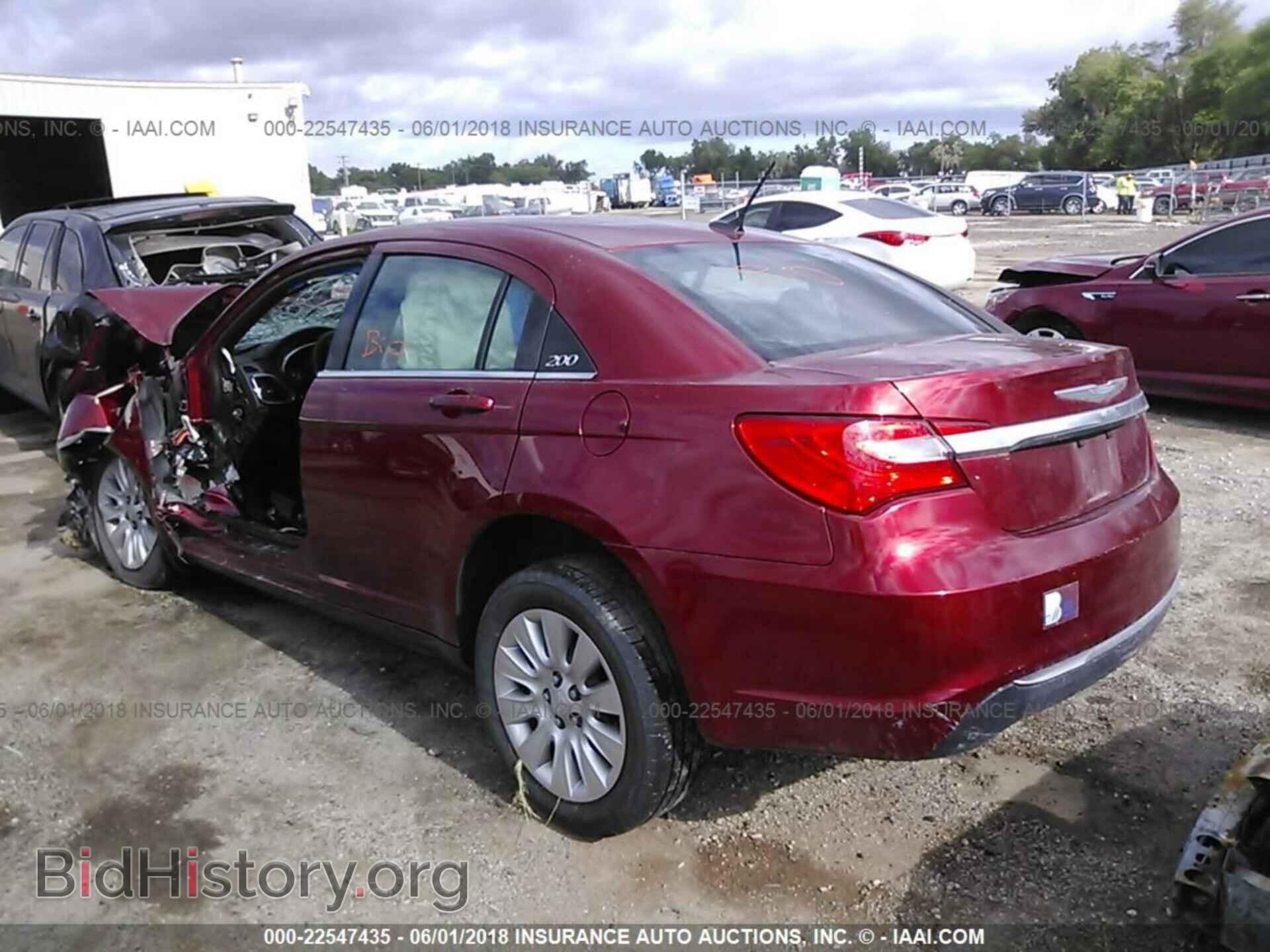 2014 Chrysler 200 - VIN: 1C3CCBAB9EN141213 - Photo 3