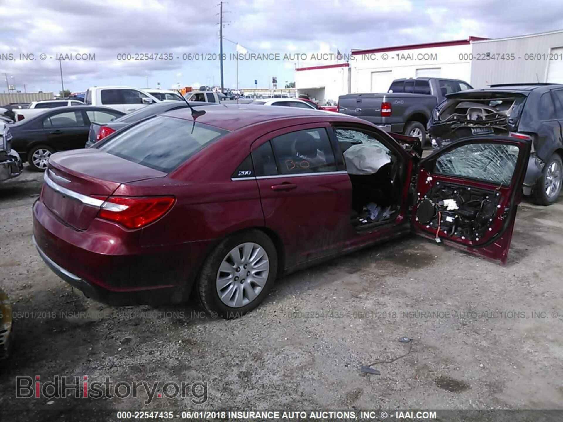 2014 Chrysler 200 - VIN: 1C3CCBAB9EN141213 - Photo 4