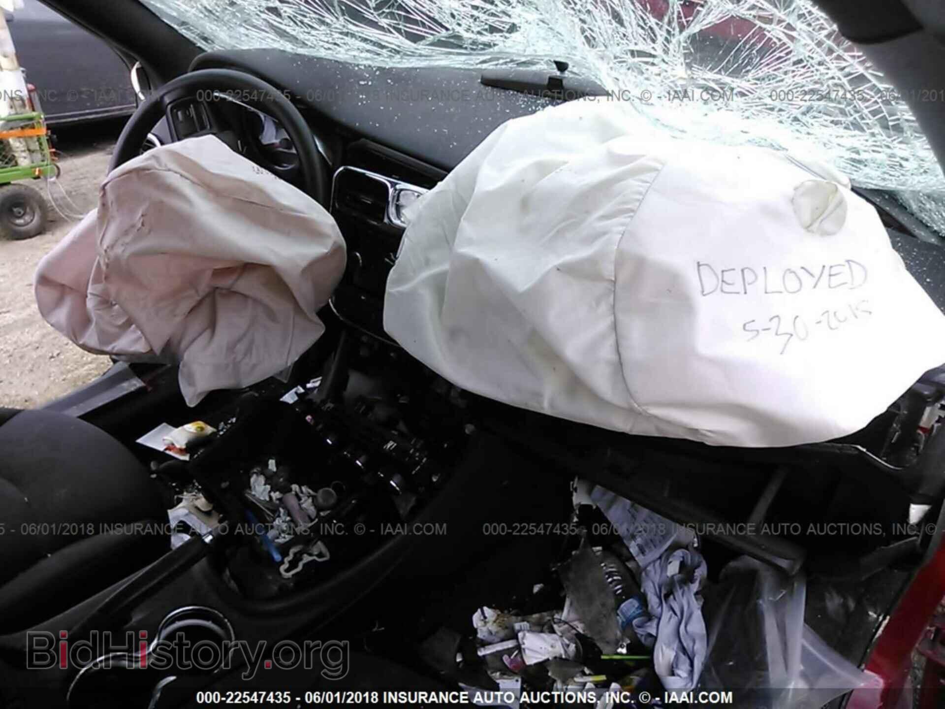 2014 Chrysler 200 - VIN: 1C3CCBAB9EN141213 - Photo 5