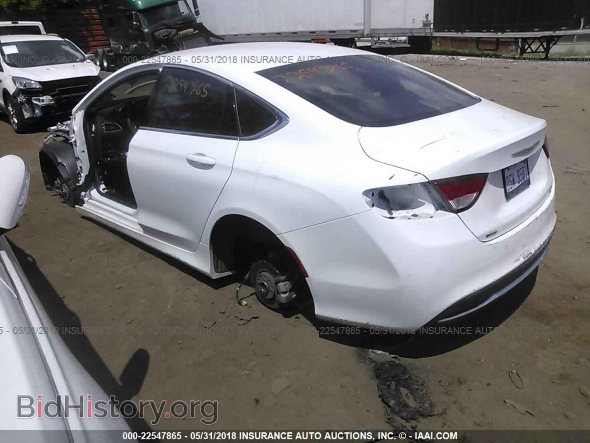 2016 Chrysler 200 - VIN: 1C3CCCAB1GN176773 - Фото 3