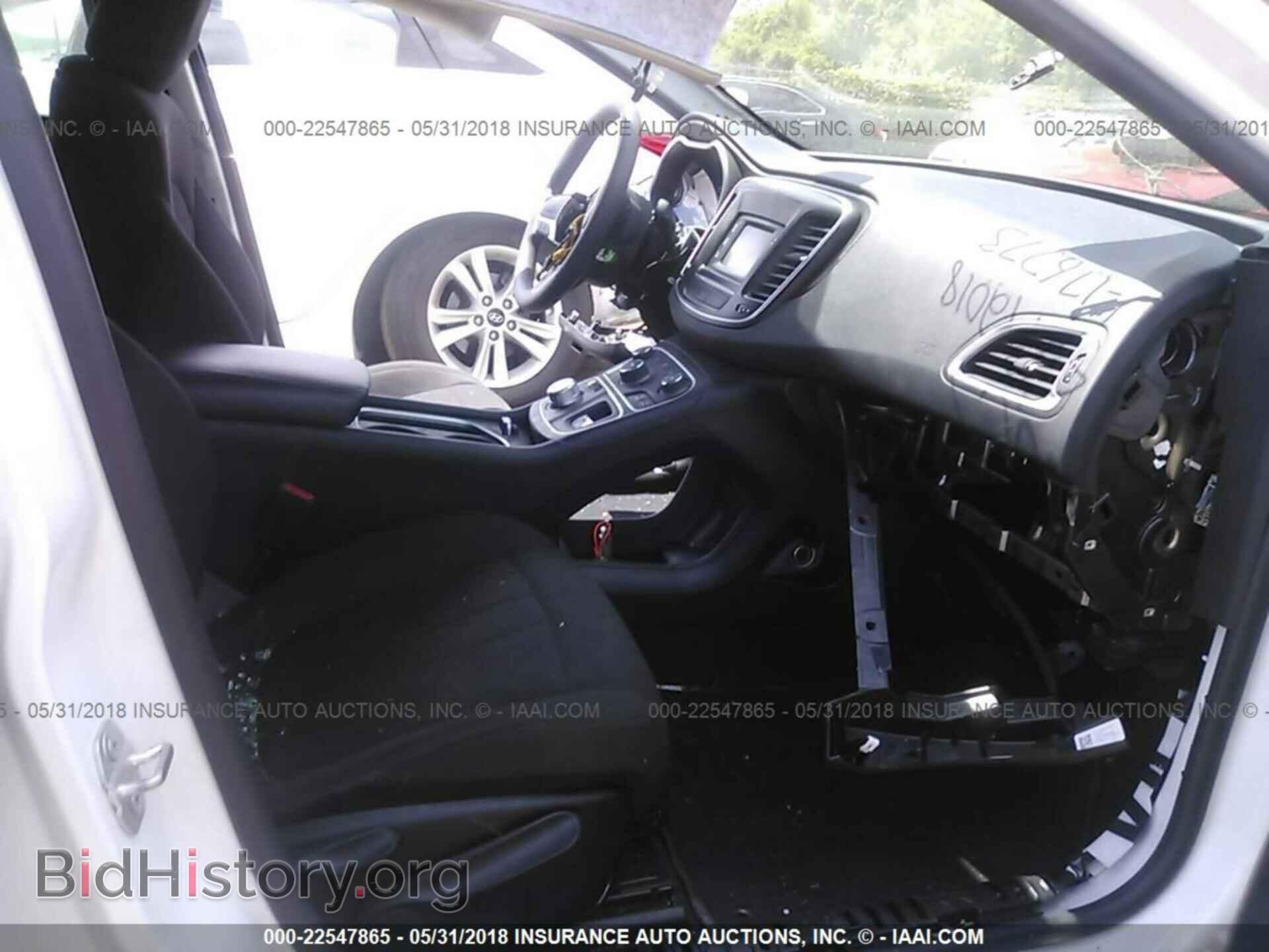 2016 Chrysler 200 - VIN: 1C3CCCAB1GN176773 - Фото 5