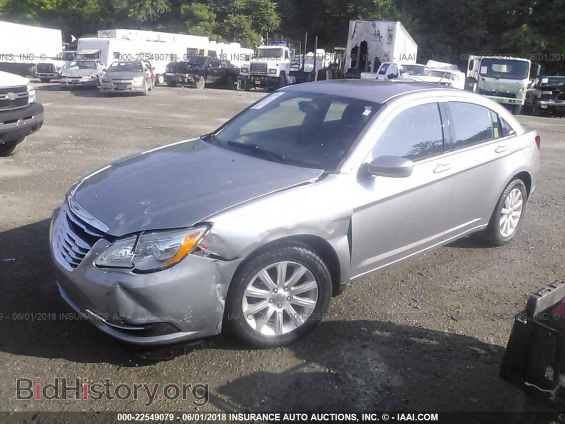 2013 Chrysler 200 - VIN: 1C3CCBBB7DN546421 - Фото 2