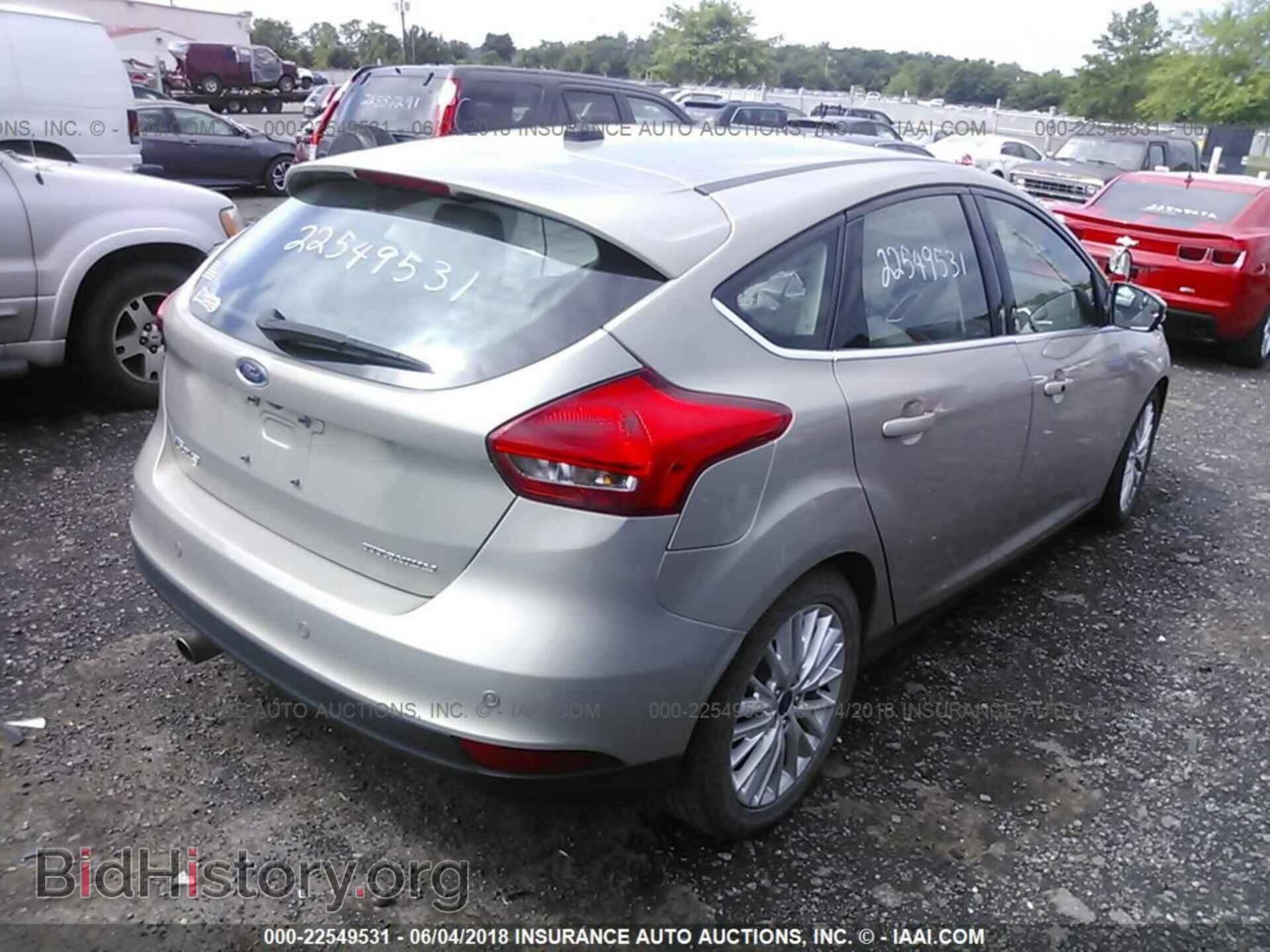 2016 Ford Focus - VIN: 1FADP3N26GL321435 - Photo 4
