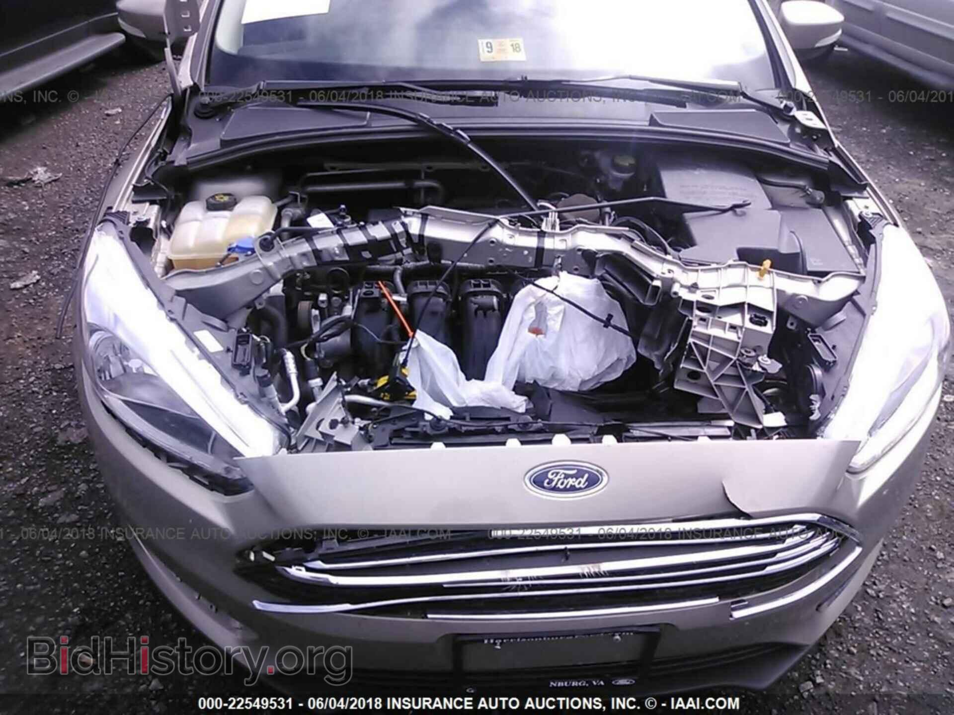 2016 Ford Focus - VIN: 1FADP3N26GL321435 - Photo 6