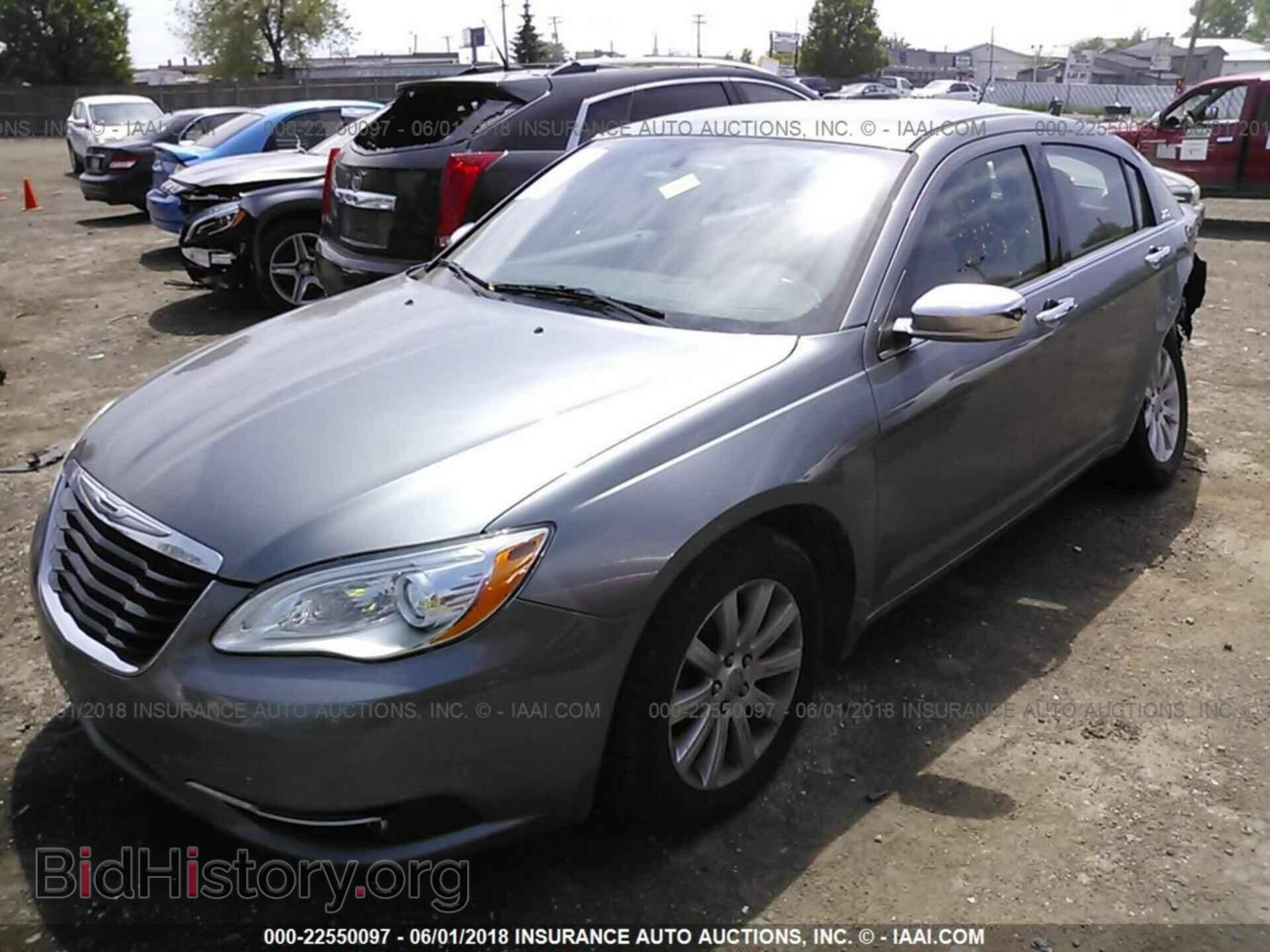 2013 Chrysler 200 - VIN: 1C3CCBCG8DN525958 - Photo 2
