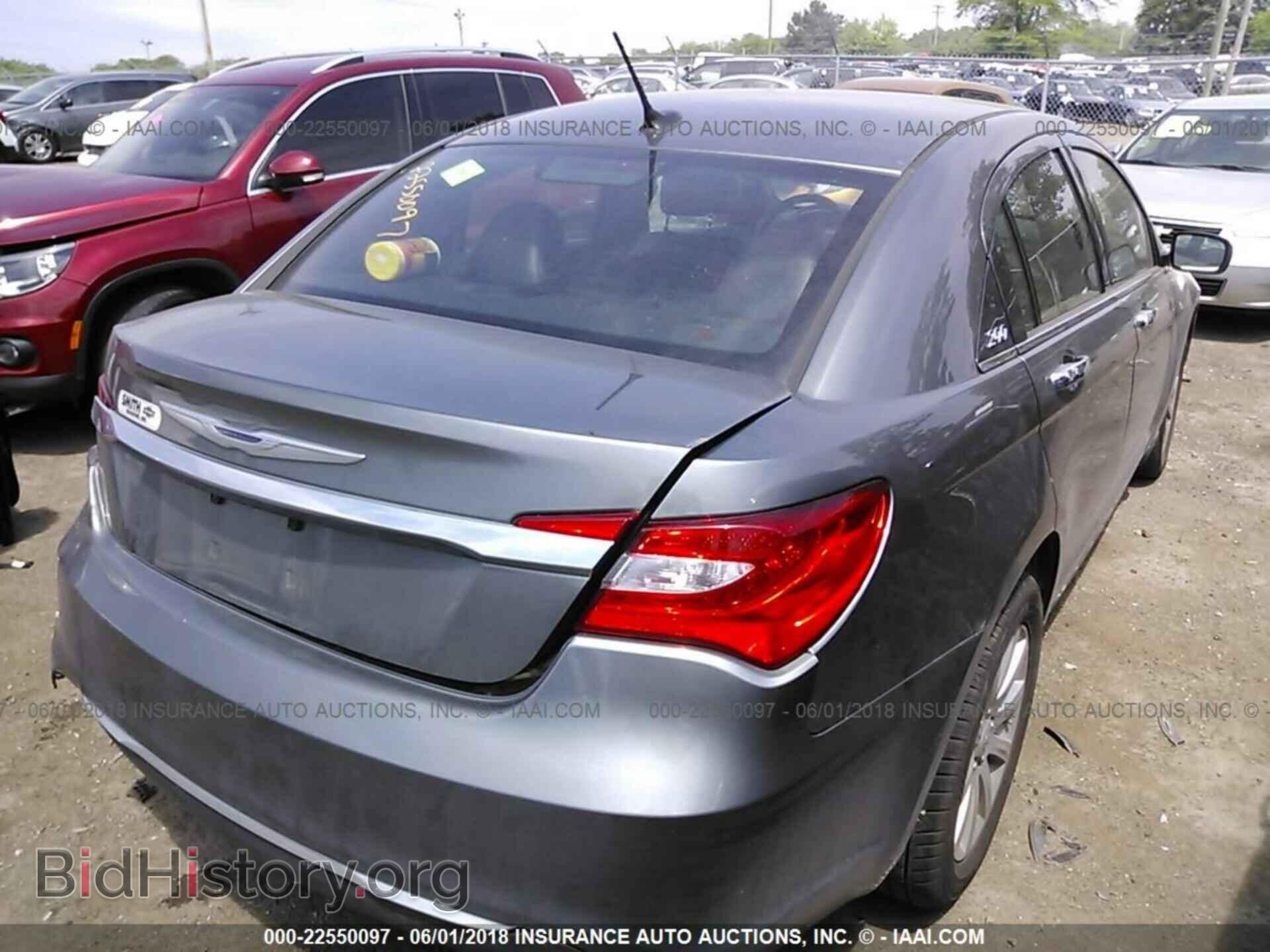 2013 Chrysler 200 - VIN: 1C3CCBCG8DN525958 - Photo 4