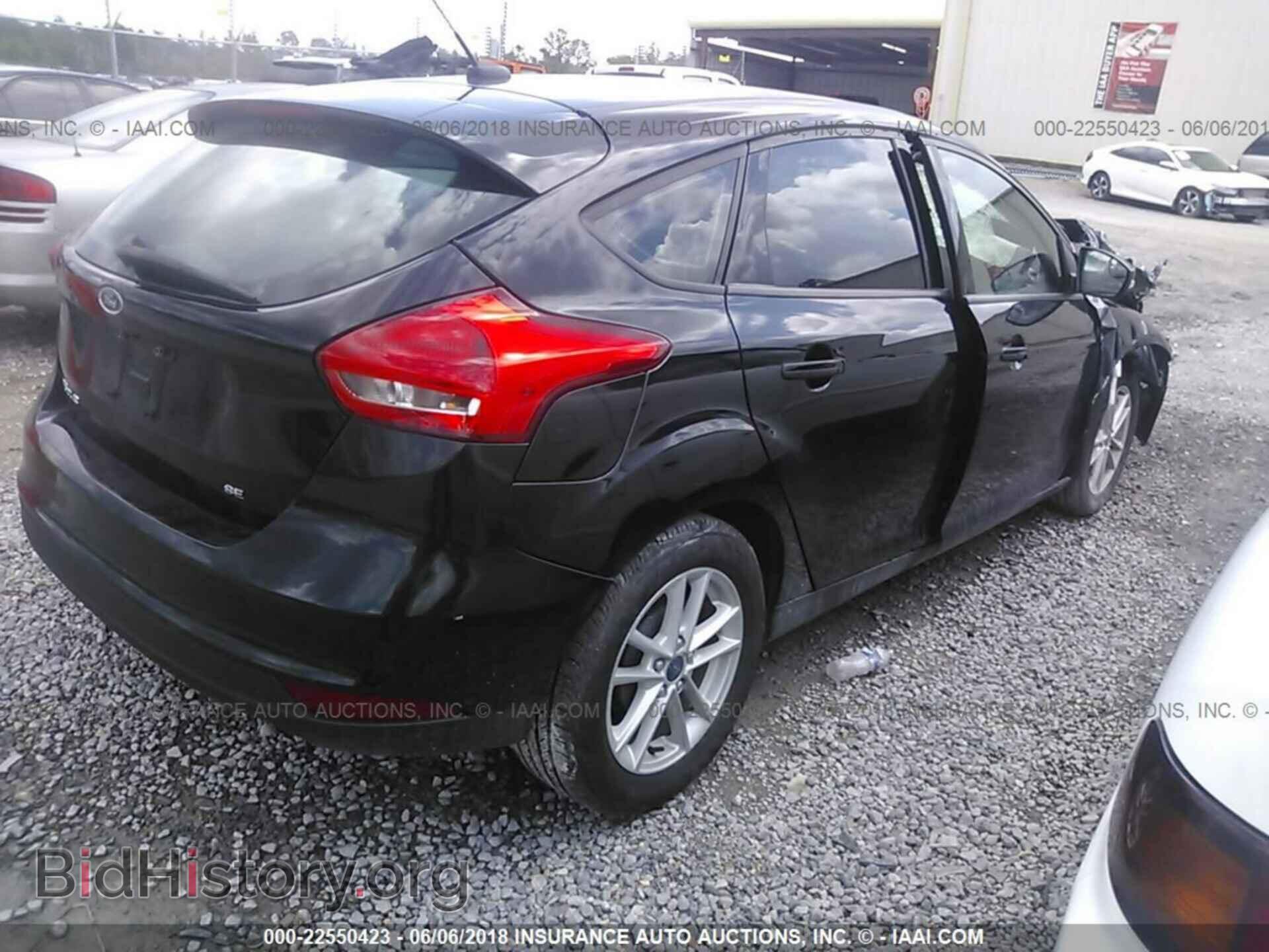2017 Ford Focus - VIN: 1FADP3K23HL206877 - Фото 4