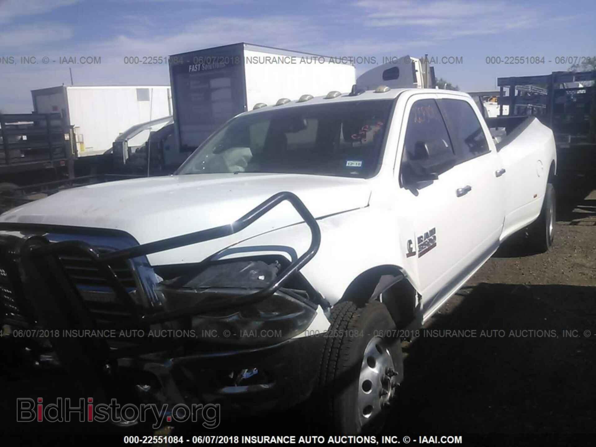 2015 Ram 3500 - VIN: 3C63RRHL2FG612962 - Фото 2