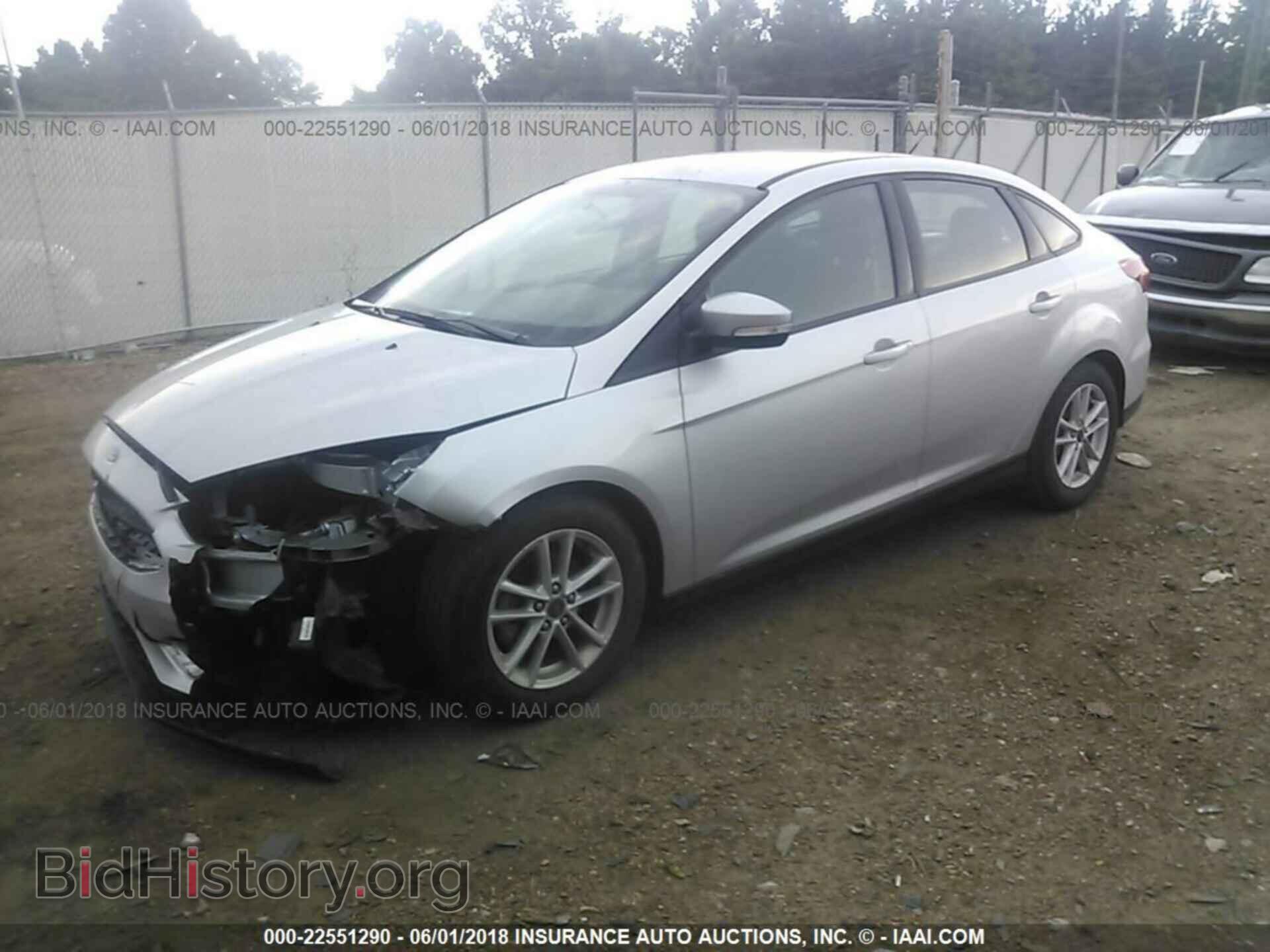 2016 Ford Focus - VIN: 1FADP3F23GL305501 - Photo 2