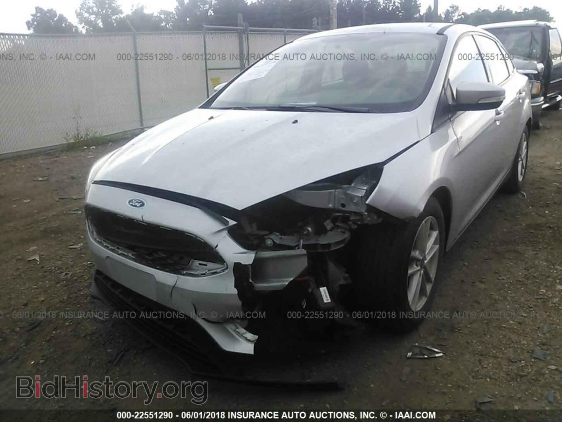 2016 Ford Focus - VIN: 1FADP3F23GL305501 - Photo 6