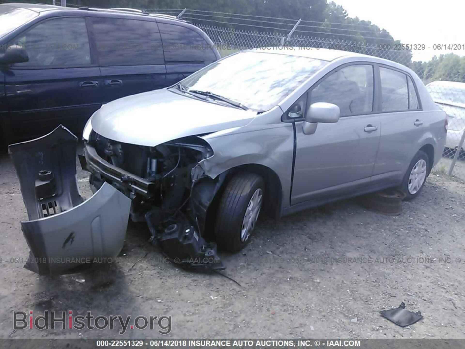 2011 Nissan Versa - VIN: 3N1BC1AP5BL413204 - Фото 2