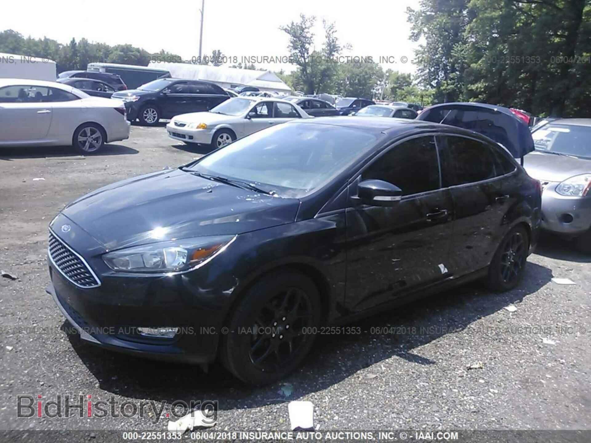2016 Ford Focus - VIN: 1FADP3F25GL330271 - Photo 2