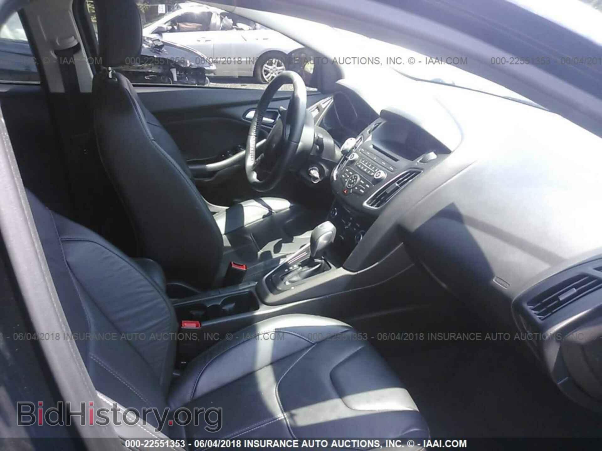 2016 Ford Focus - VIN: 1FADP3F25GL330271 - Photo 5