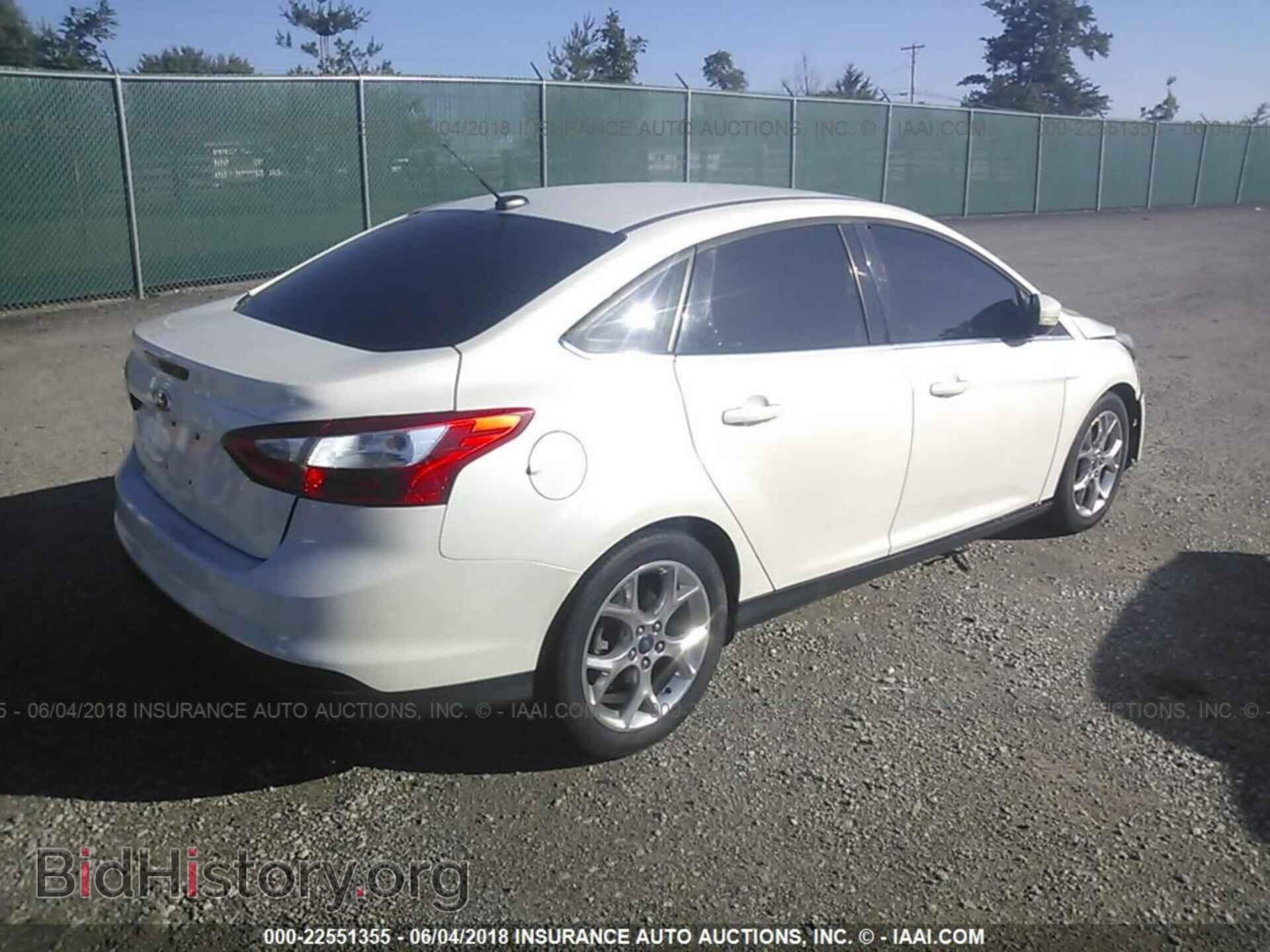 2012 Ford Focus - VIN: 1FAHP3H21CL302167 - Photo 4