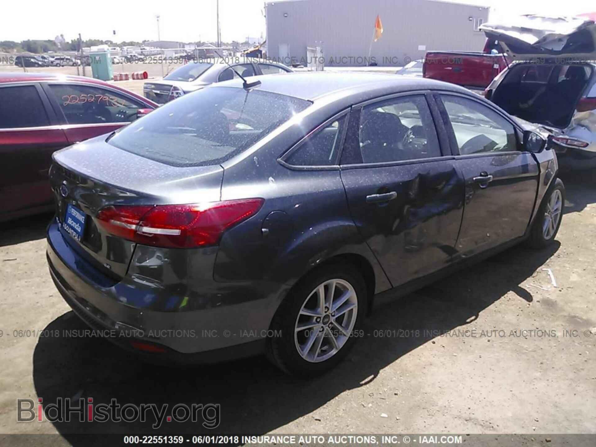 2017 Ford Focus - VIN: 1FADP3F23HL216433 - Photo 4