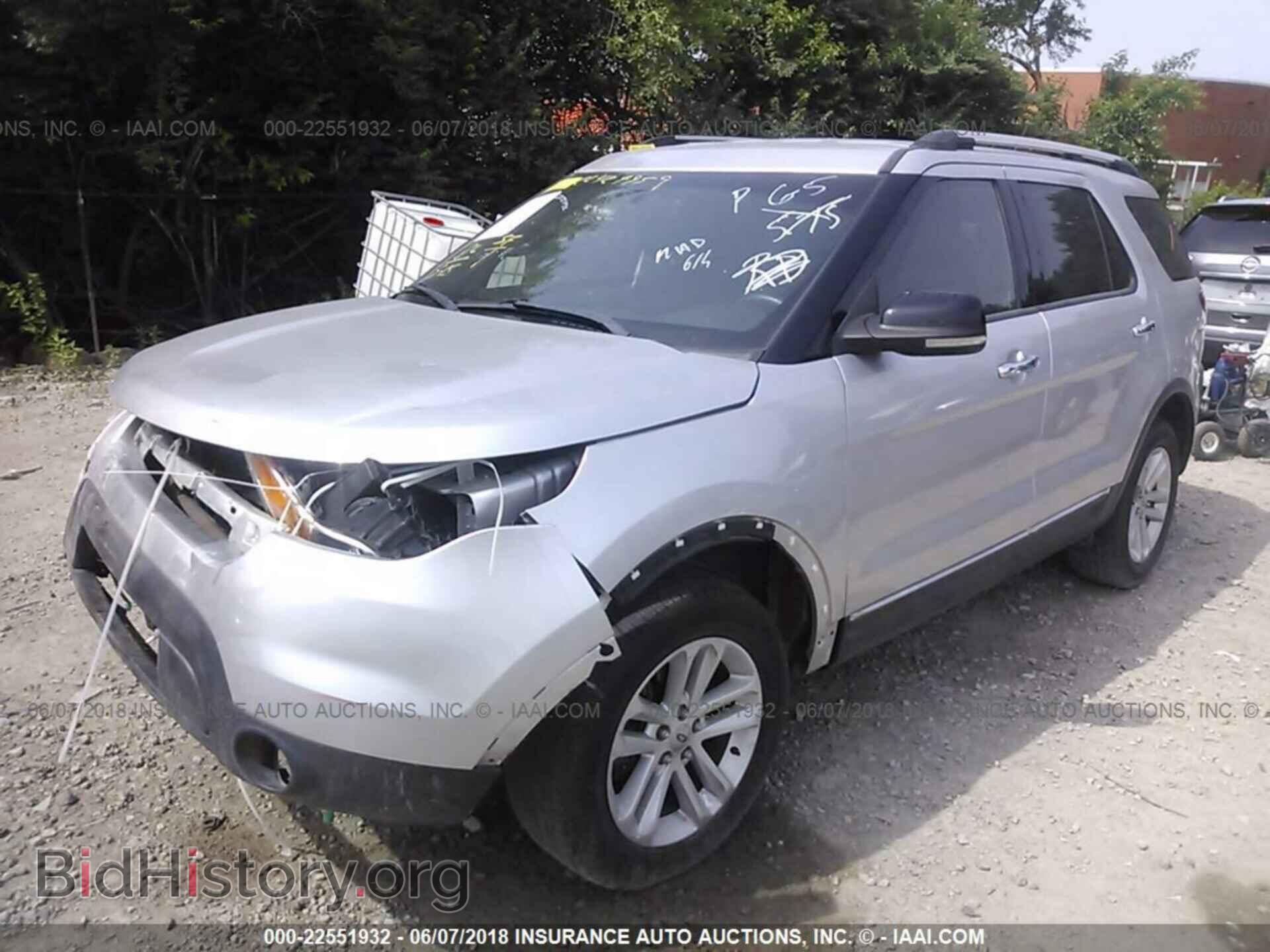 2011 Ford Explorer - VIN: 1FMHK8D80BGA14742 - Фото 2