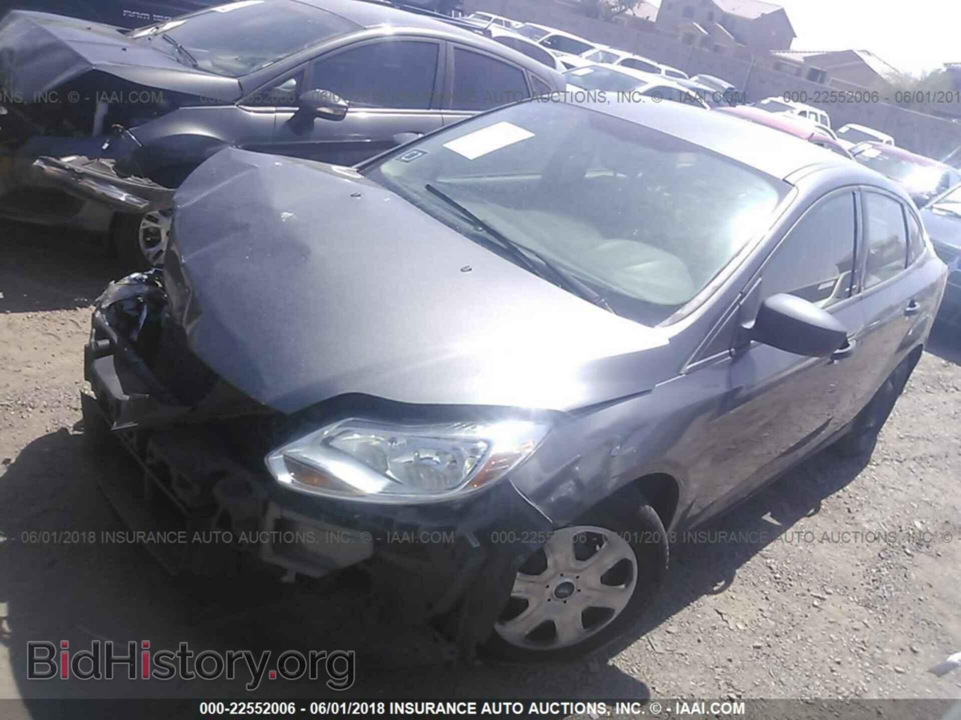 2013 Ford Focus - VIN: 1FADP3E25DL155744 - Photo 2