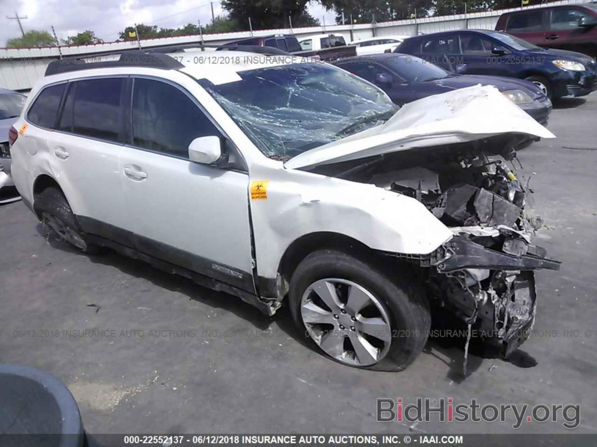 Photo 4S4BRBCC2B3310275 - Subaru Outback 2011