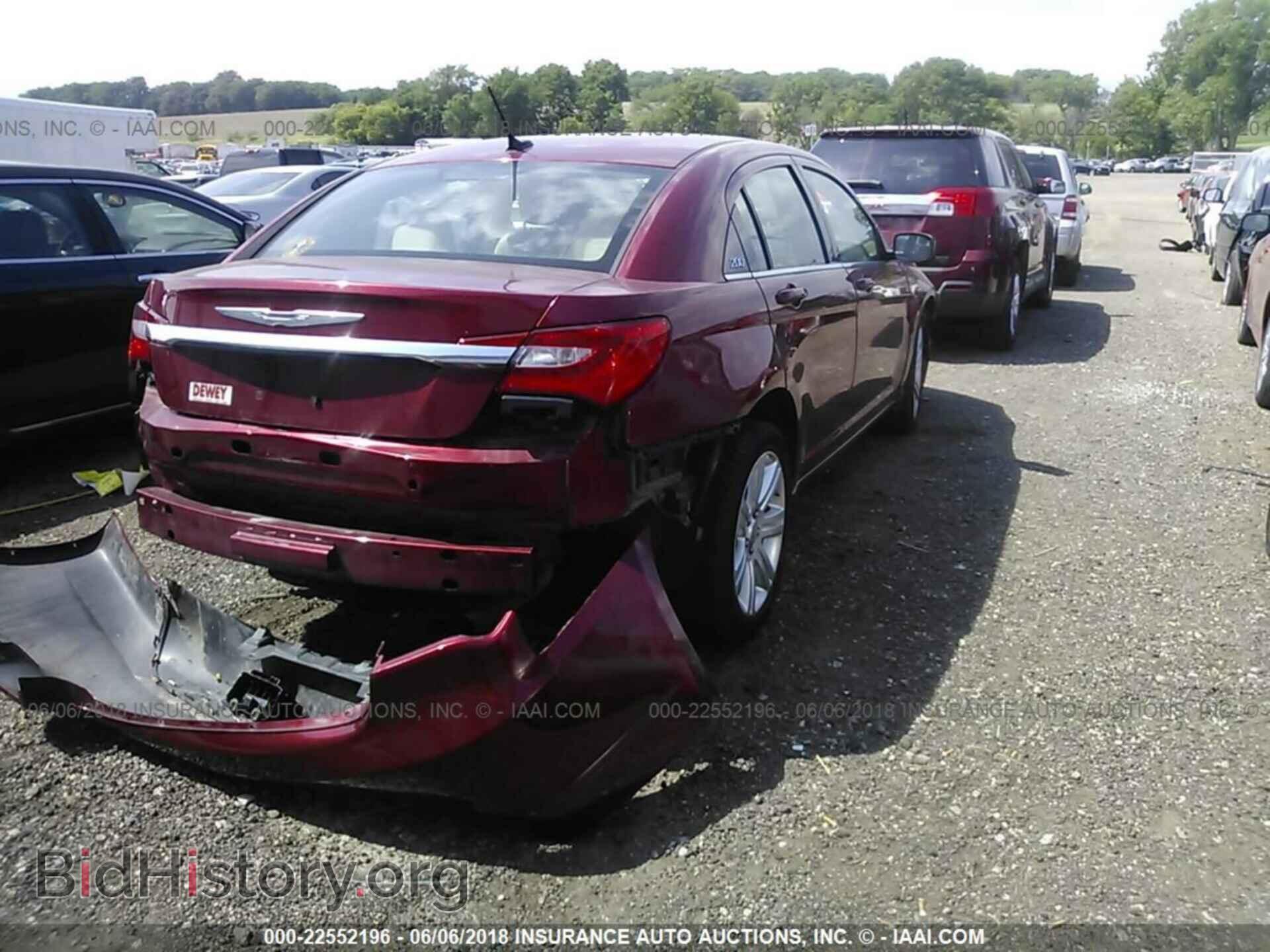 2013 Chrysler 200 - VIN: 1C3CCBBB7DN611865 - Photo 4