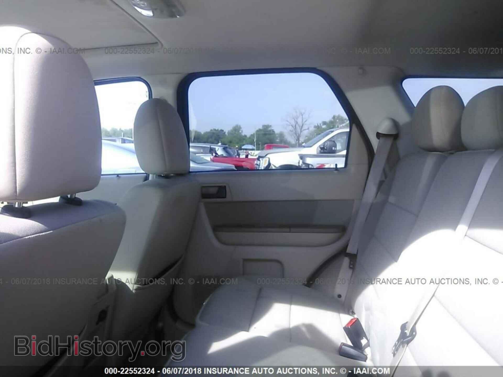 2011 Ford Escape - VIN: 1FMCU9DG1BKA66783 - Photo 8