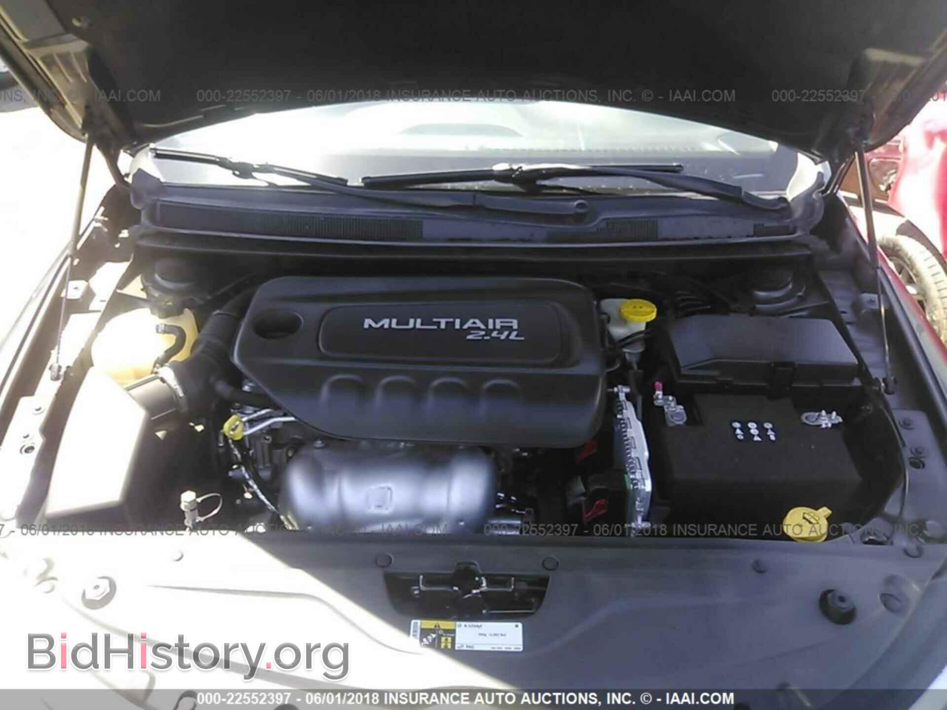2015 Chrysler 200 - VIN: 1C3CCCAB7FN652202 - Фото 10