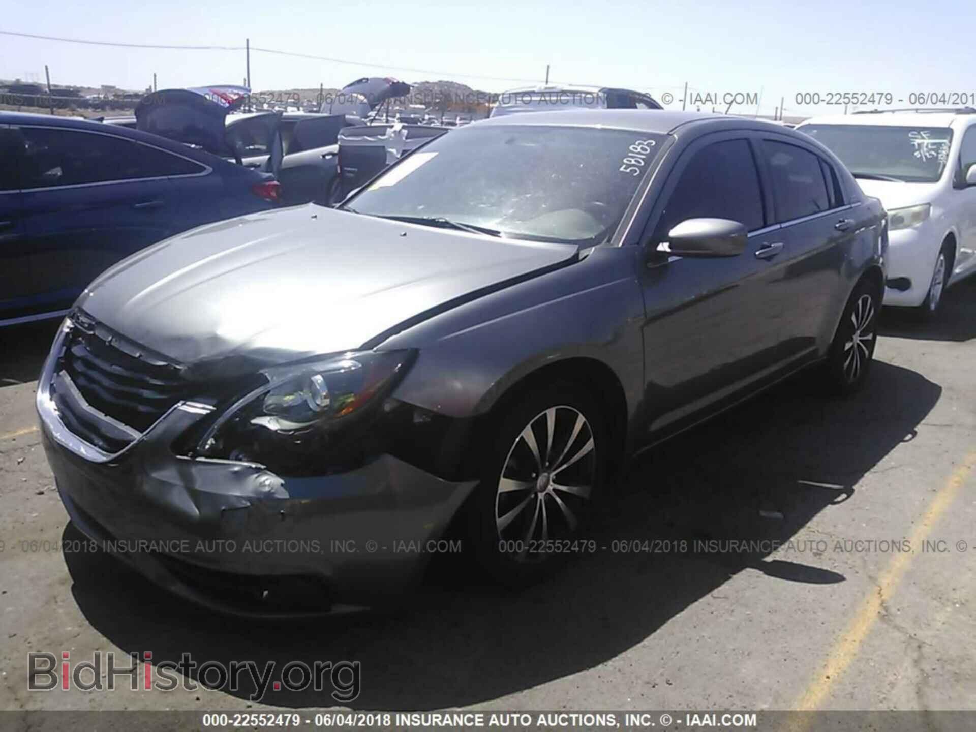 2013 Chrysler 200 - VIN: 1C3CCBBB5DN575481 - Фото 2
