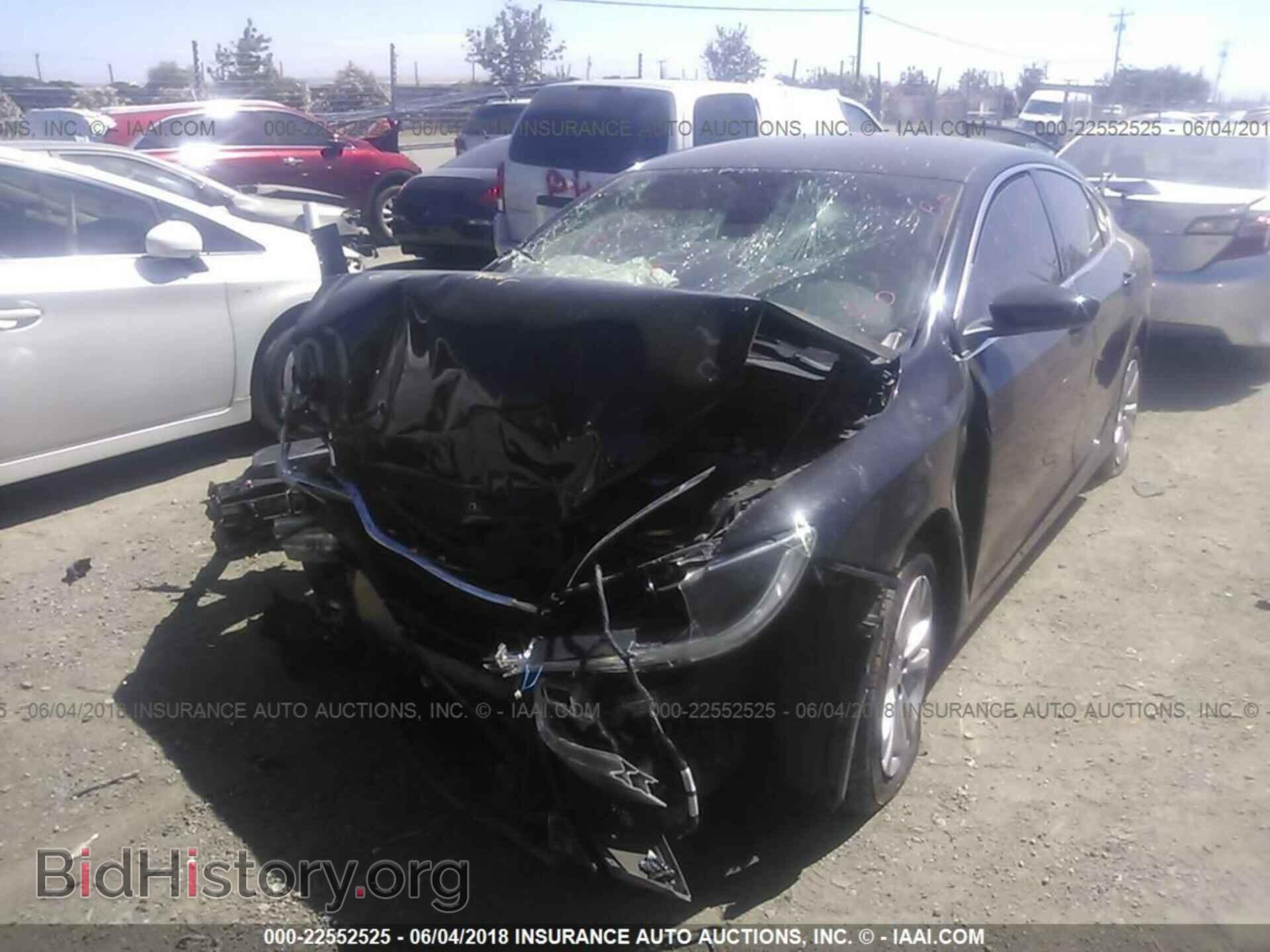 2015 Chrysler 200 - VIN: 1C3CCCAB7FN659389 - Photo 2