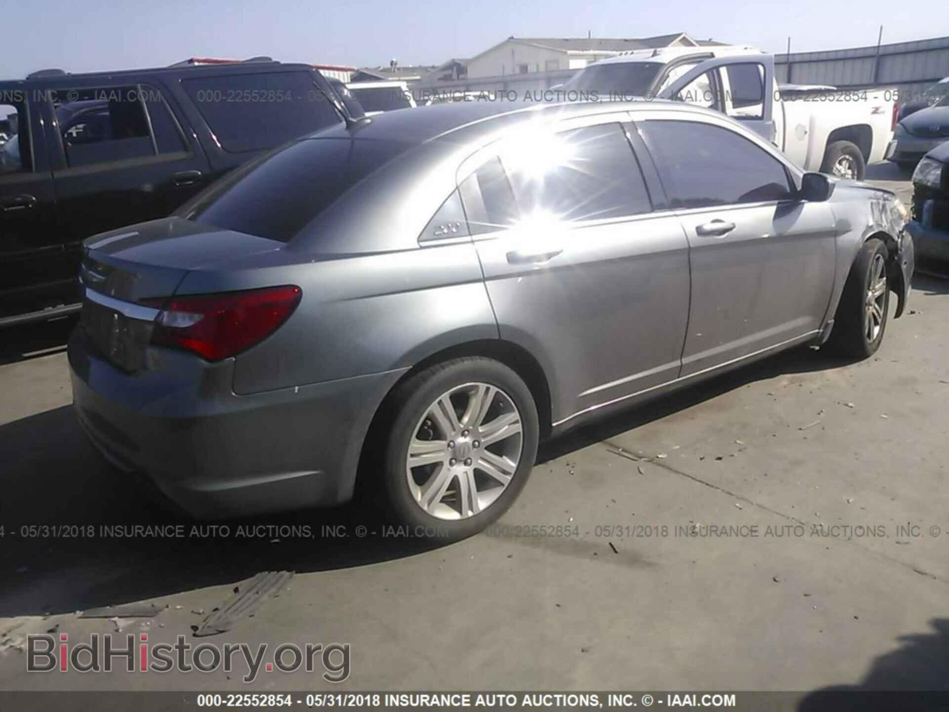 2012 Chrysler 200 - VIN: 1C3CCBAB3CN318710 - Photo 4