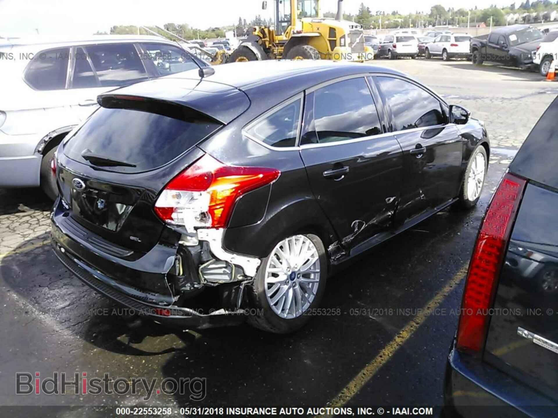2012 Ford Focus - VIN: 1FAHP3M24CL395501 - Photo 4