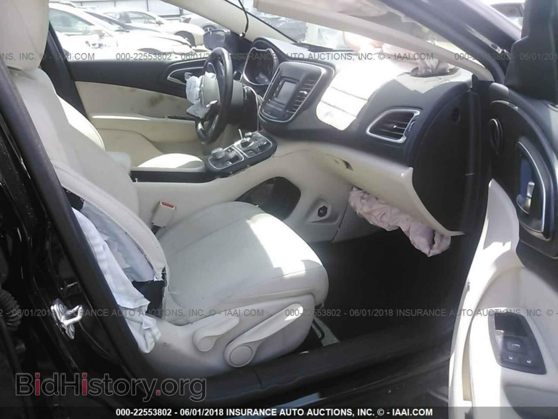 2016 Chrysler 200 - VIN: 1C3CCCFB4GN186111 - Photo 5