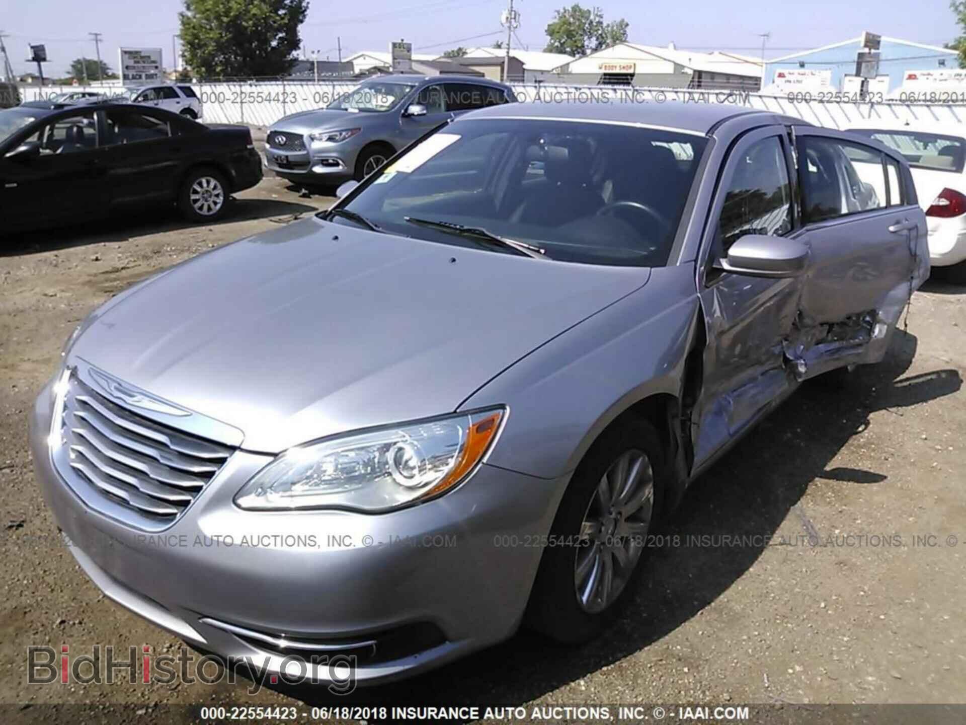 2014 Chrysler 200 - VIN: 1C3CCBBB0EN150476 - Photo 2