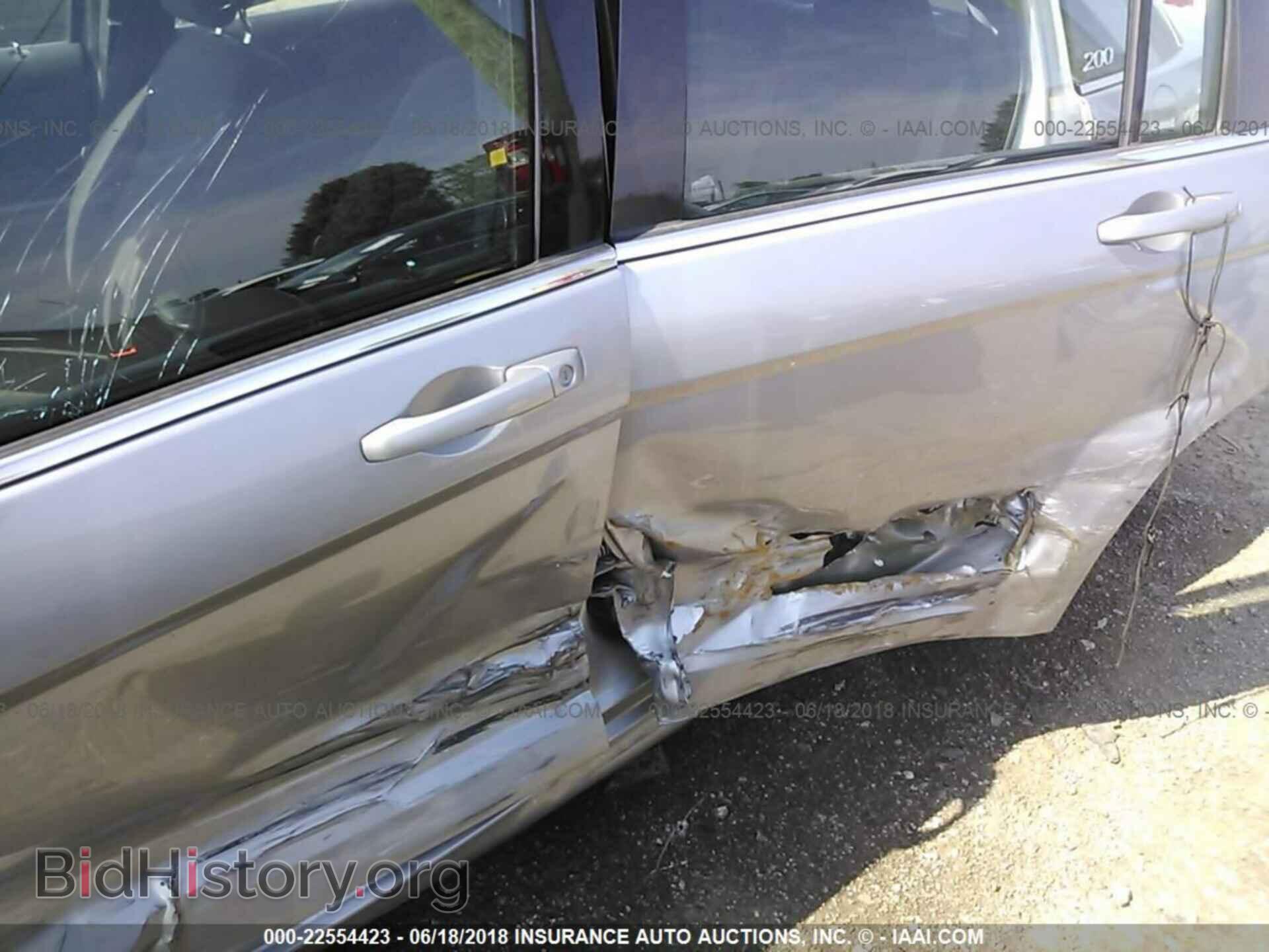 2014 Chrysler 200 - VIN: 1C3CCBBB0EN150476 - Photo 6