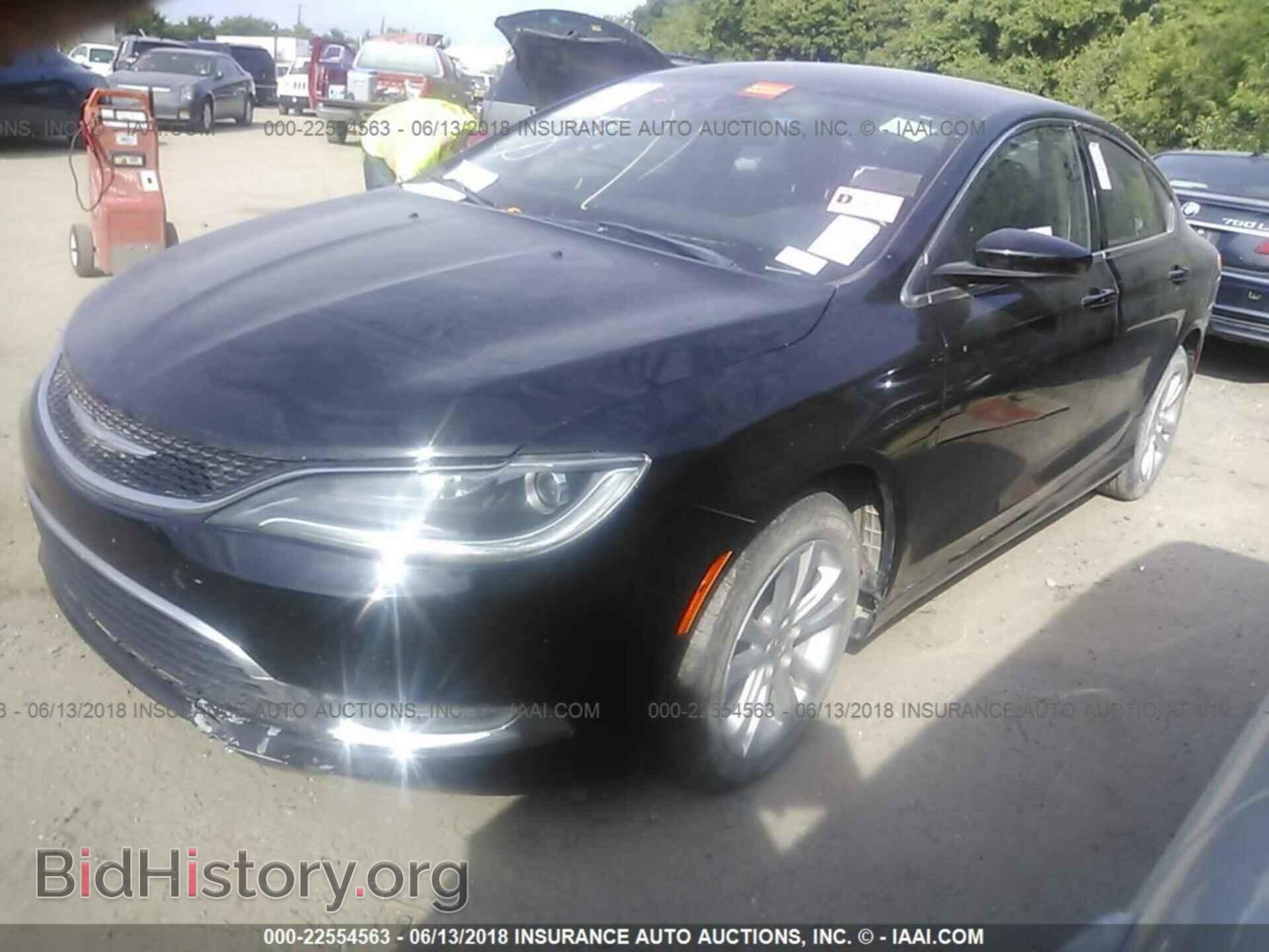 2015 Chrysler 200 - VIN: 1C3CCCABXFN725837 - Photo 2