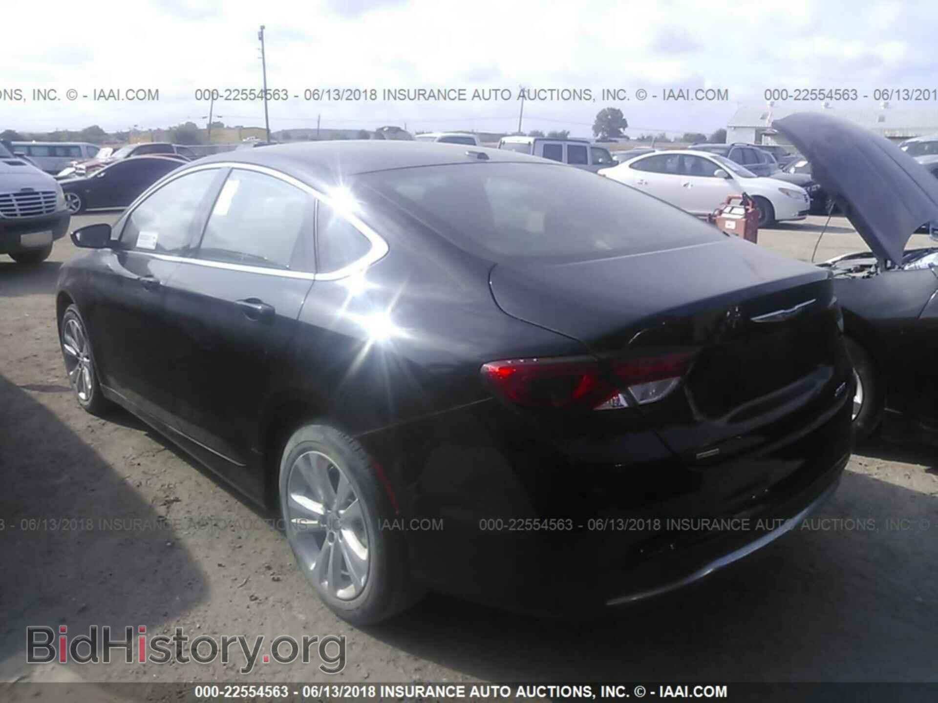 2015 Chrysler 200 - VIN: 1C3CCCABXFN725837 - Photo 3