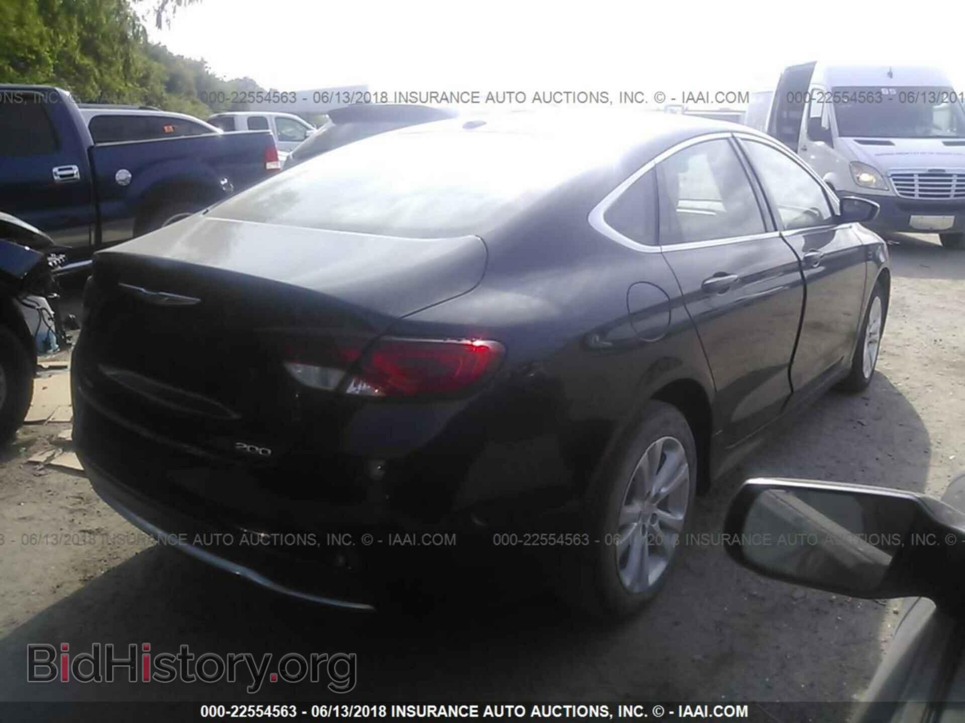2015 Chrysler 200 - VIN: 1C3CCCABXFN725837 - Photo 4