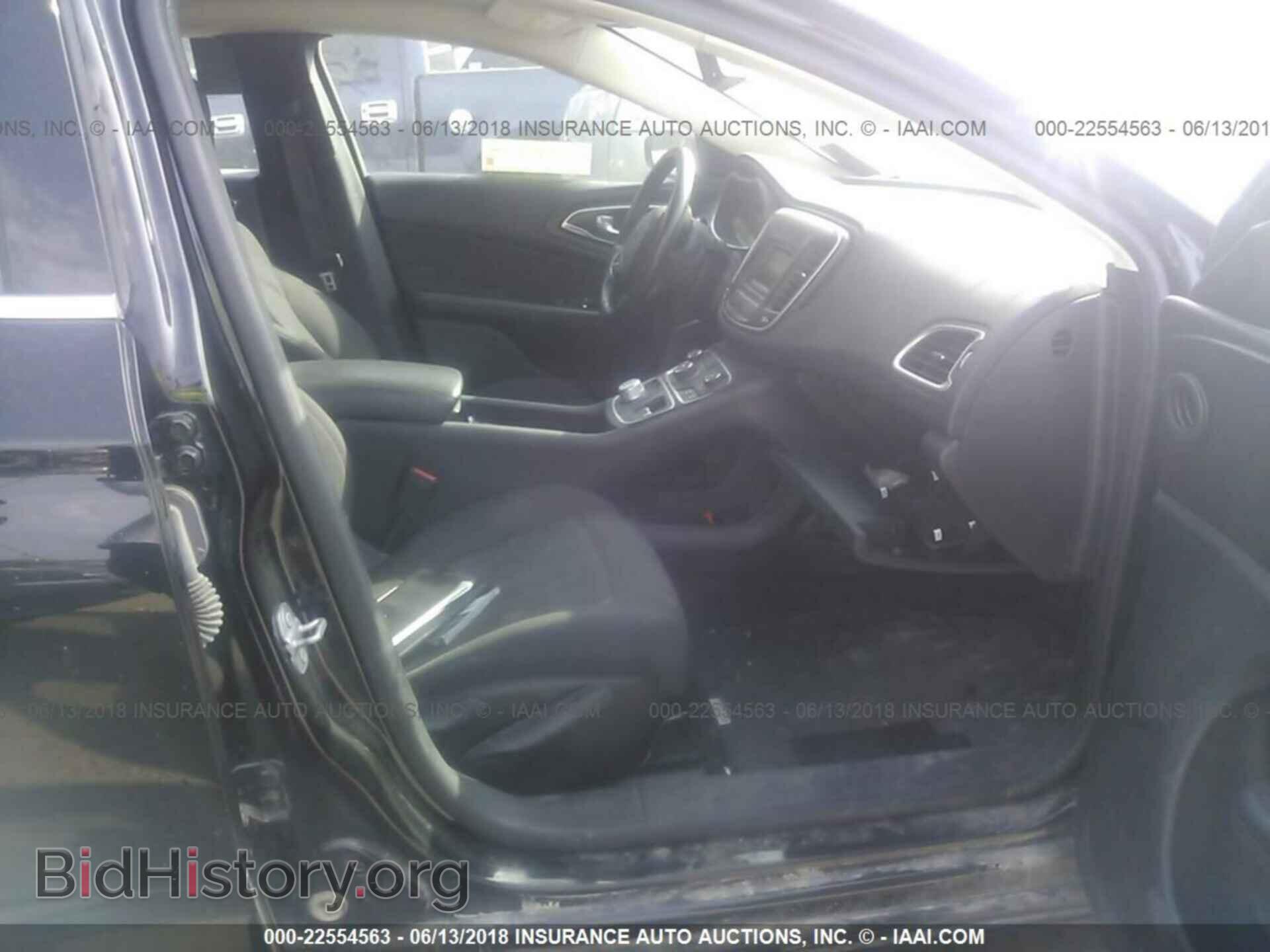 2015 Chrysler 200 - VIN: 1C3CCCABXFN725837 - Photo 5