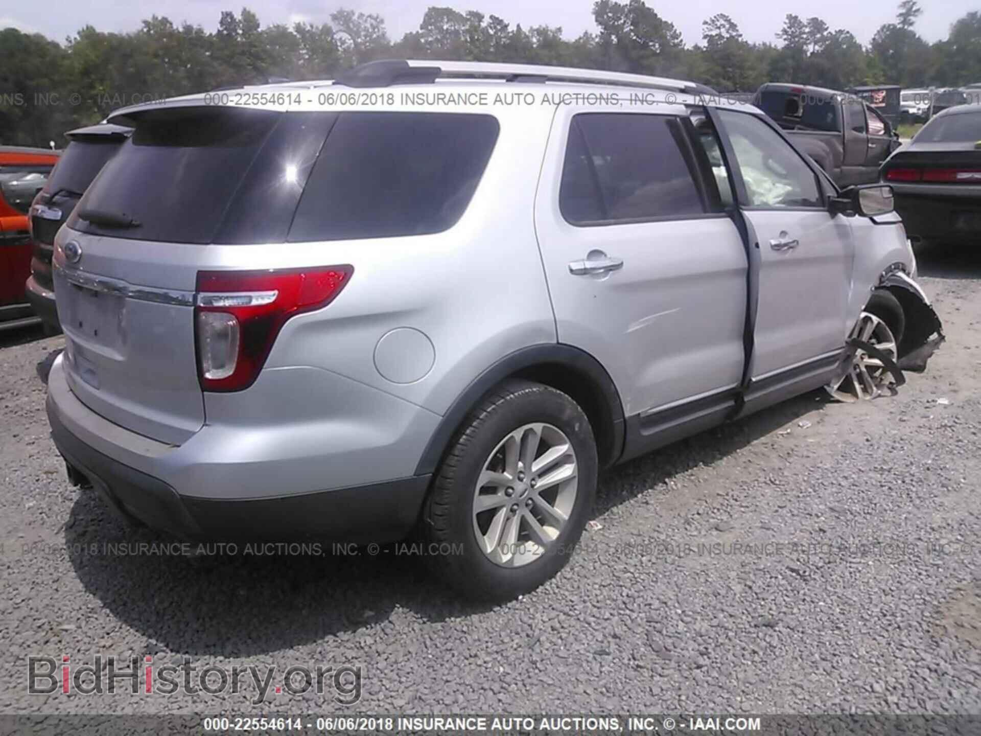 2012 Ford Explorer - VIN: 1FMHK7D84CGA19096 - Photo 4