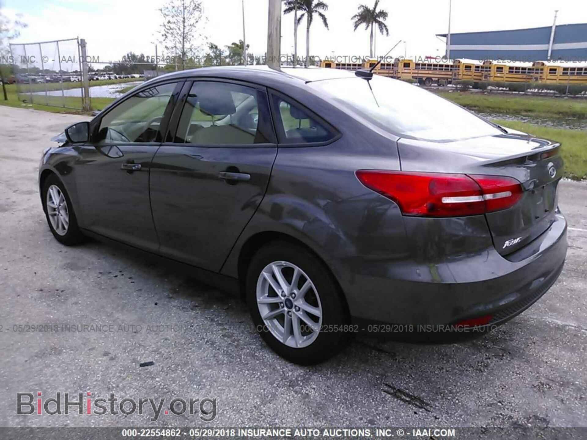 2018 Ford Focus - VIN: 1FADP3F2XJL250360 - Фото 3