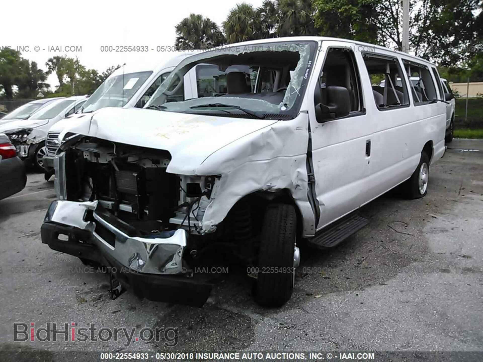 2013 Ford Econoline - VIN: 1FBSS3BL3DDA97354 - Фото 2