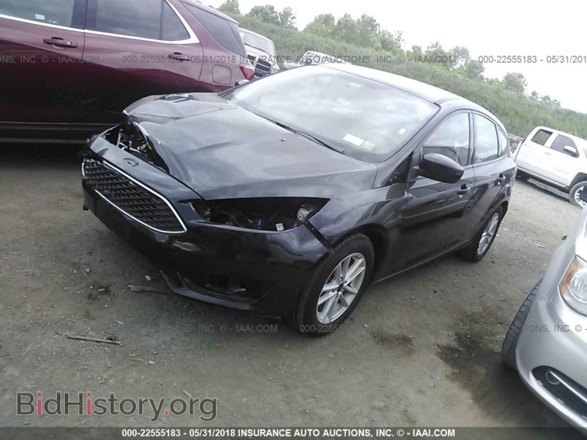 2018 Ford Focus - VIN: 1FADP3K24JL262185 - Фото 2