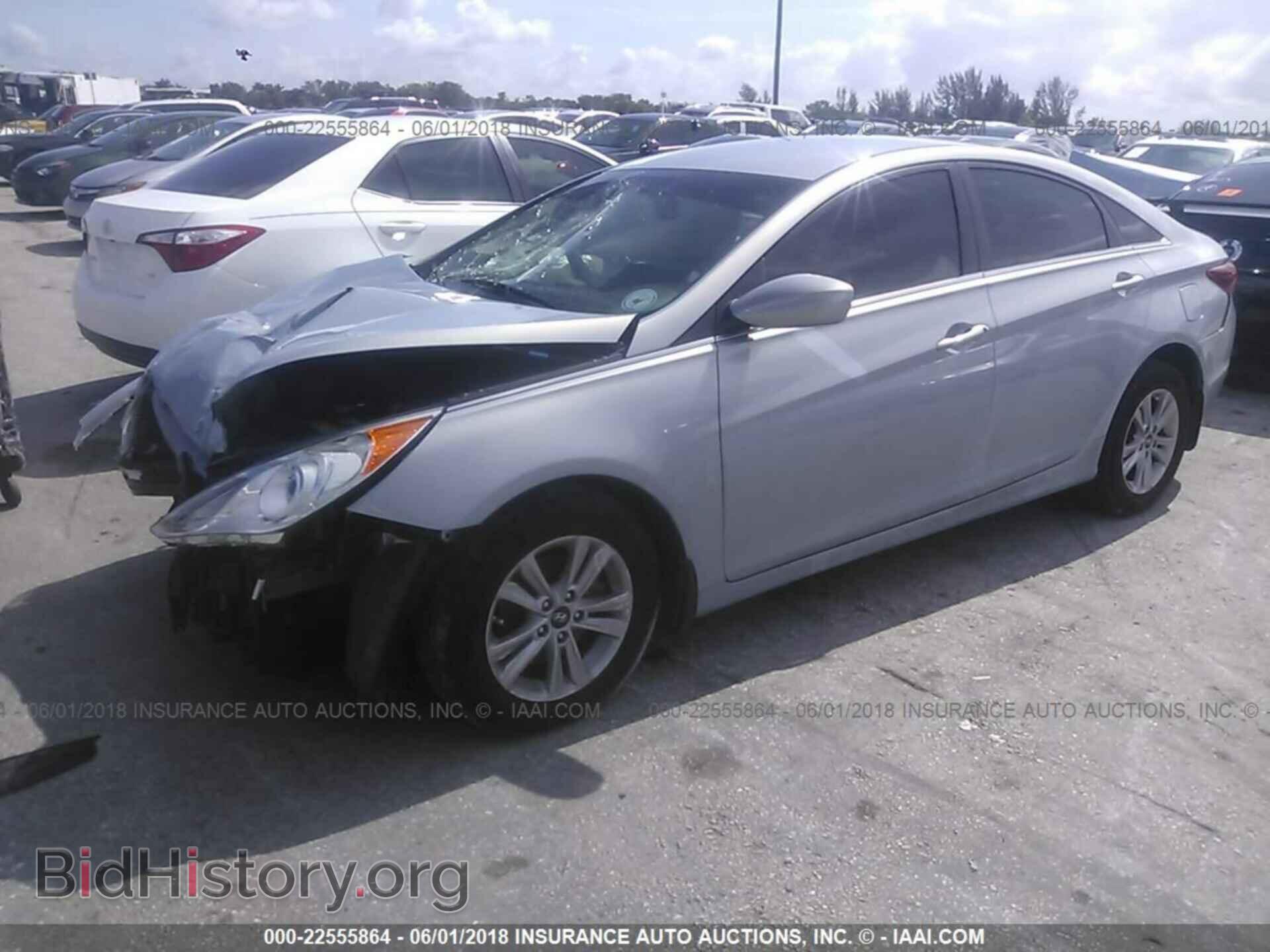 2012 Hyundai Sonata - VIN: 5NPEB4AC8CH381569 - Фото 2