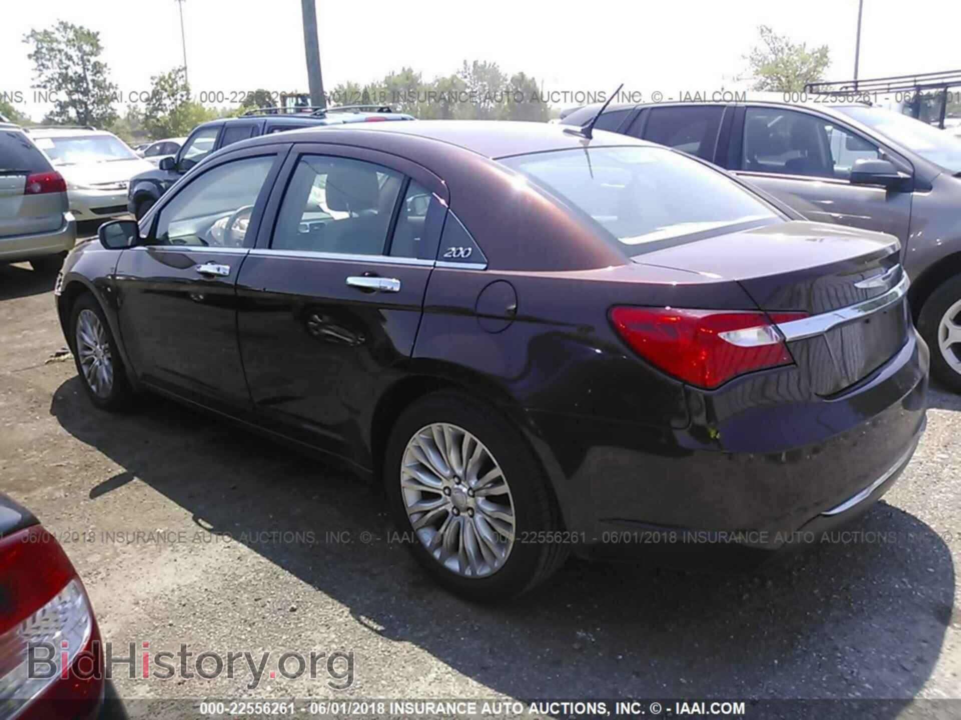 2013 Chrysler 200 - VIN: 1C3CCBCG0DN747037 - Photo 3