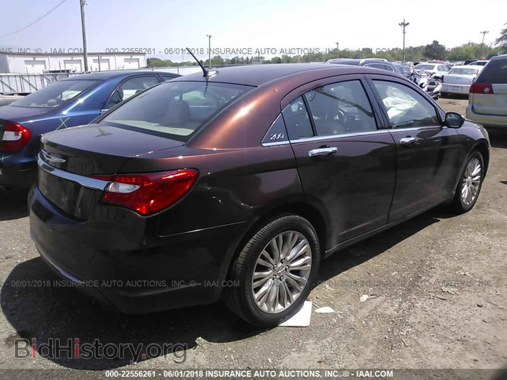 2013 Chrysler 200 - VIN: 1C3CCBCG0DN747037 - Photo 4