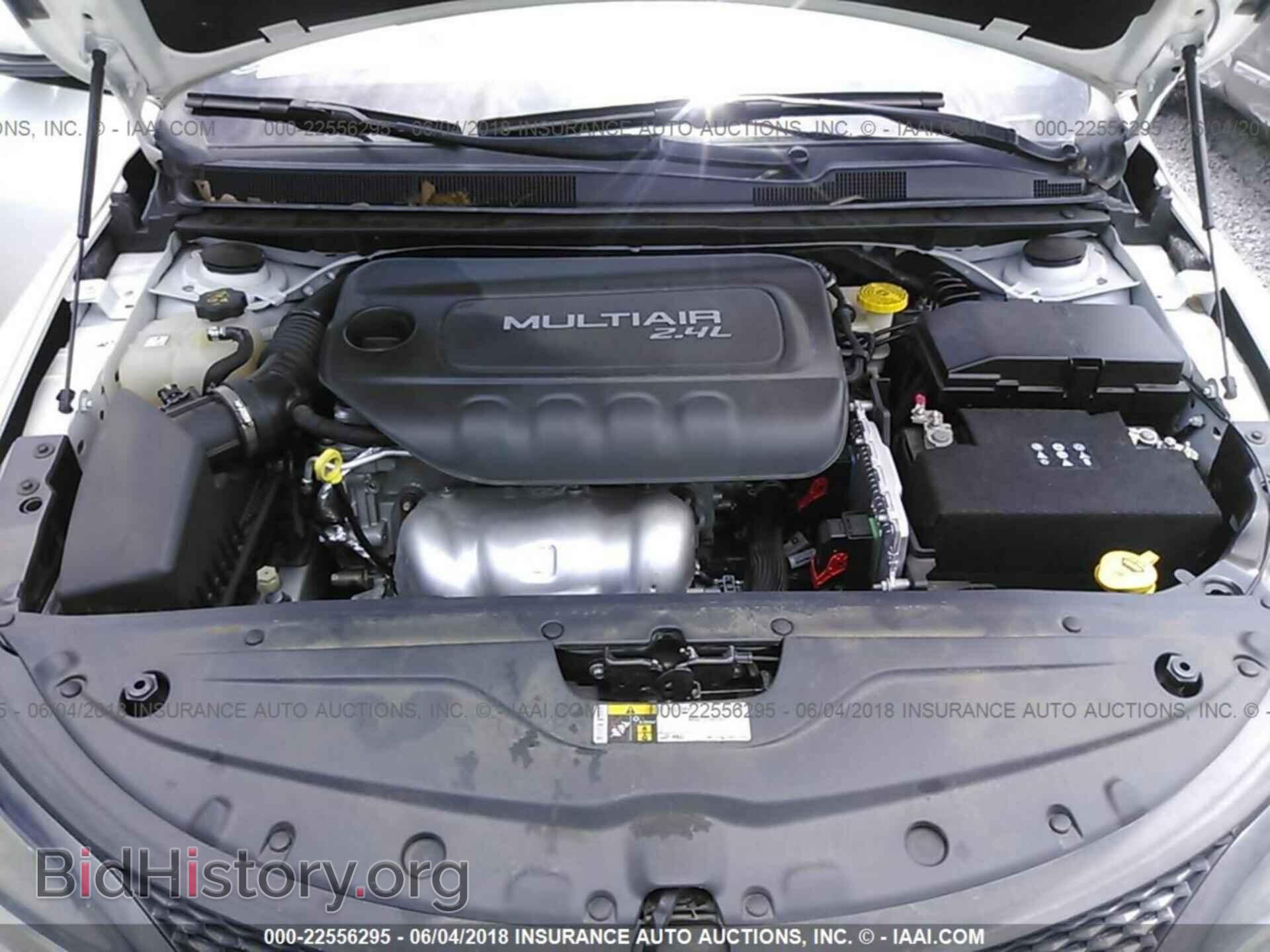 2015 Chrysler 200 - VIN: 1C3CCCBB2FN704771 - Фото 10