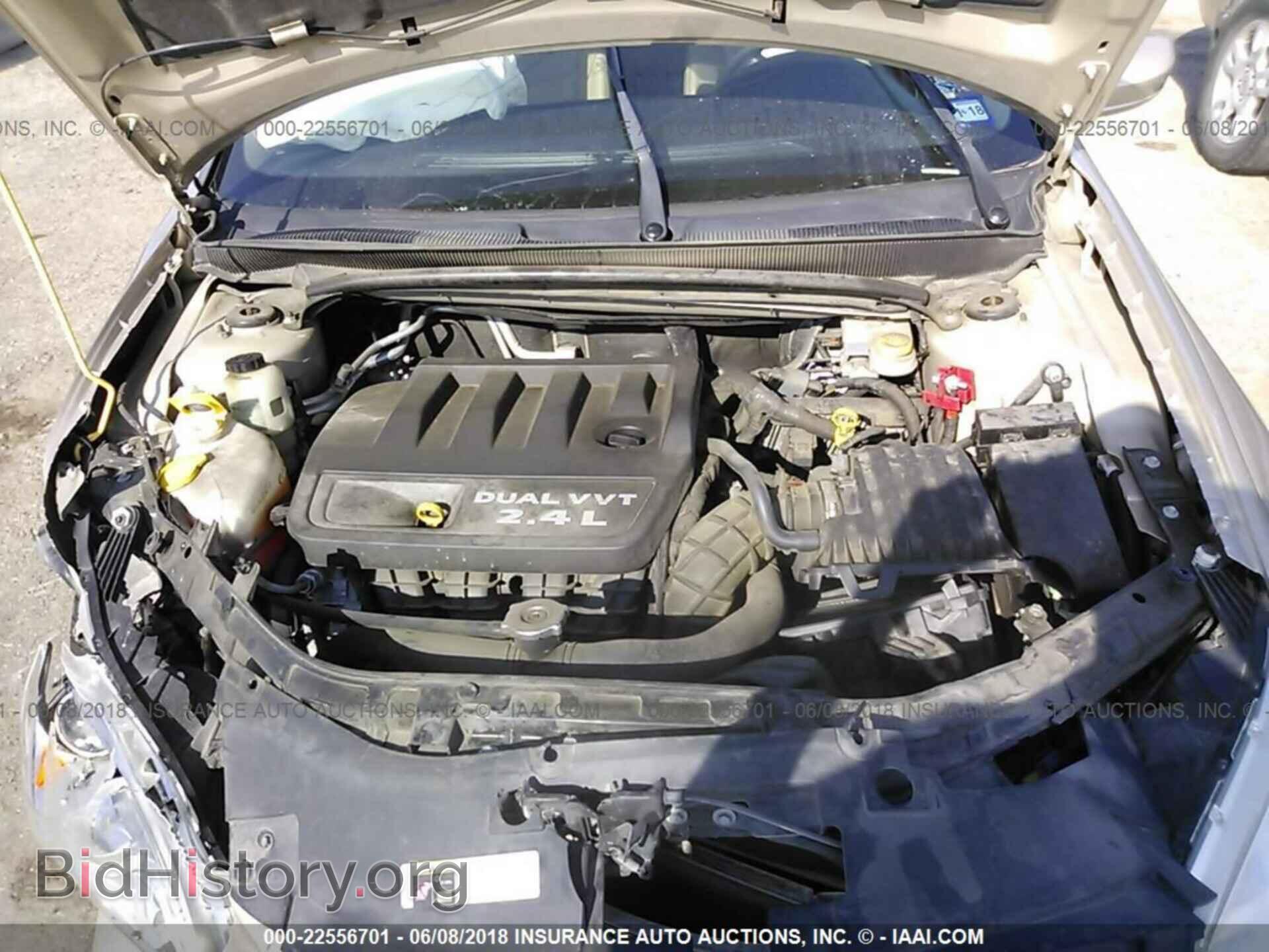 2014 Chrysler 200 - VIN: 1C3CCBAB2EN140811 - Фото 10