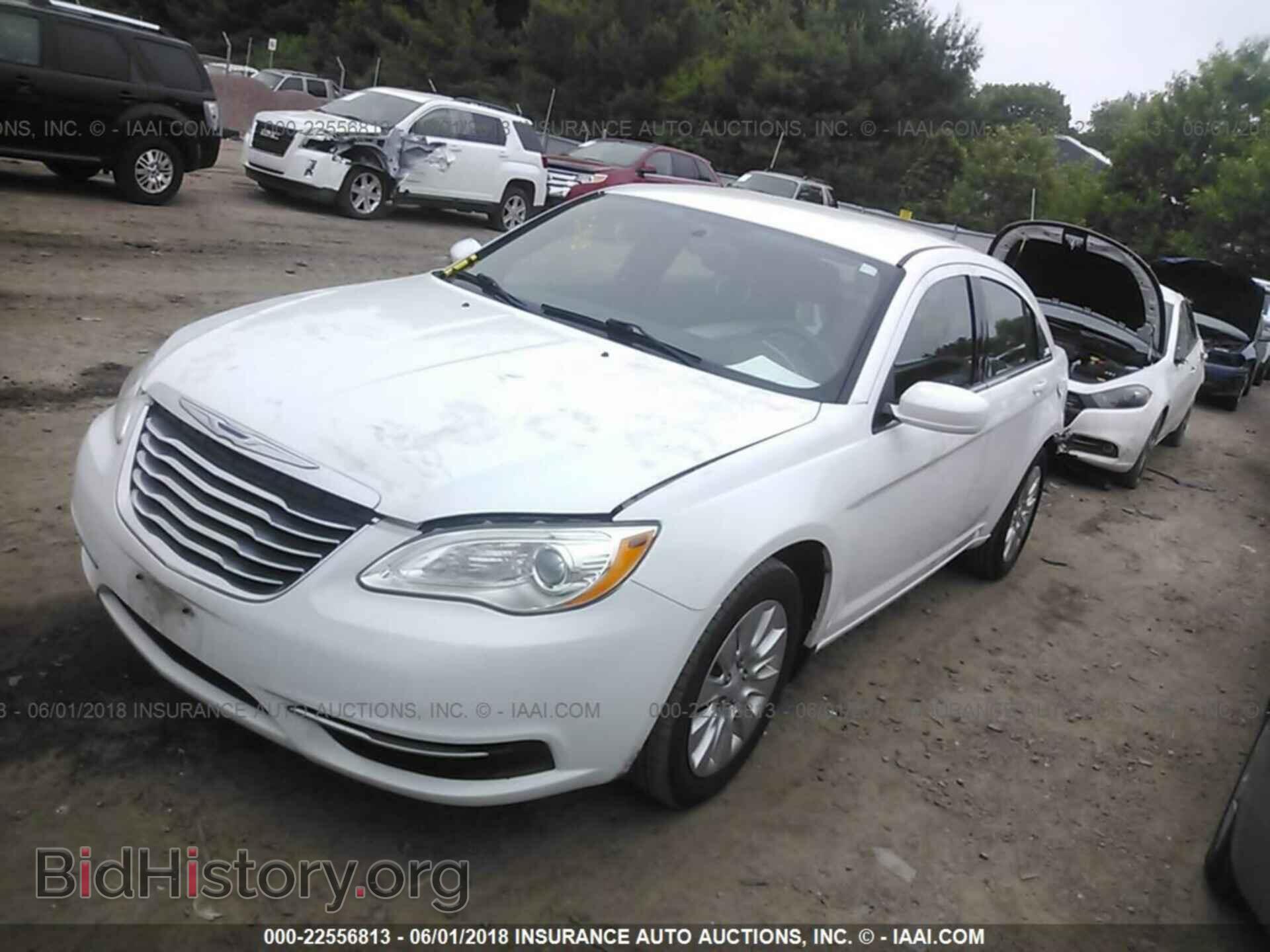 2012 Chrysler 200 - VIN: 1C3CCBAB0CN138312 - Photo 2