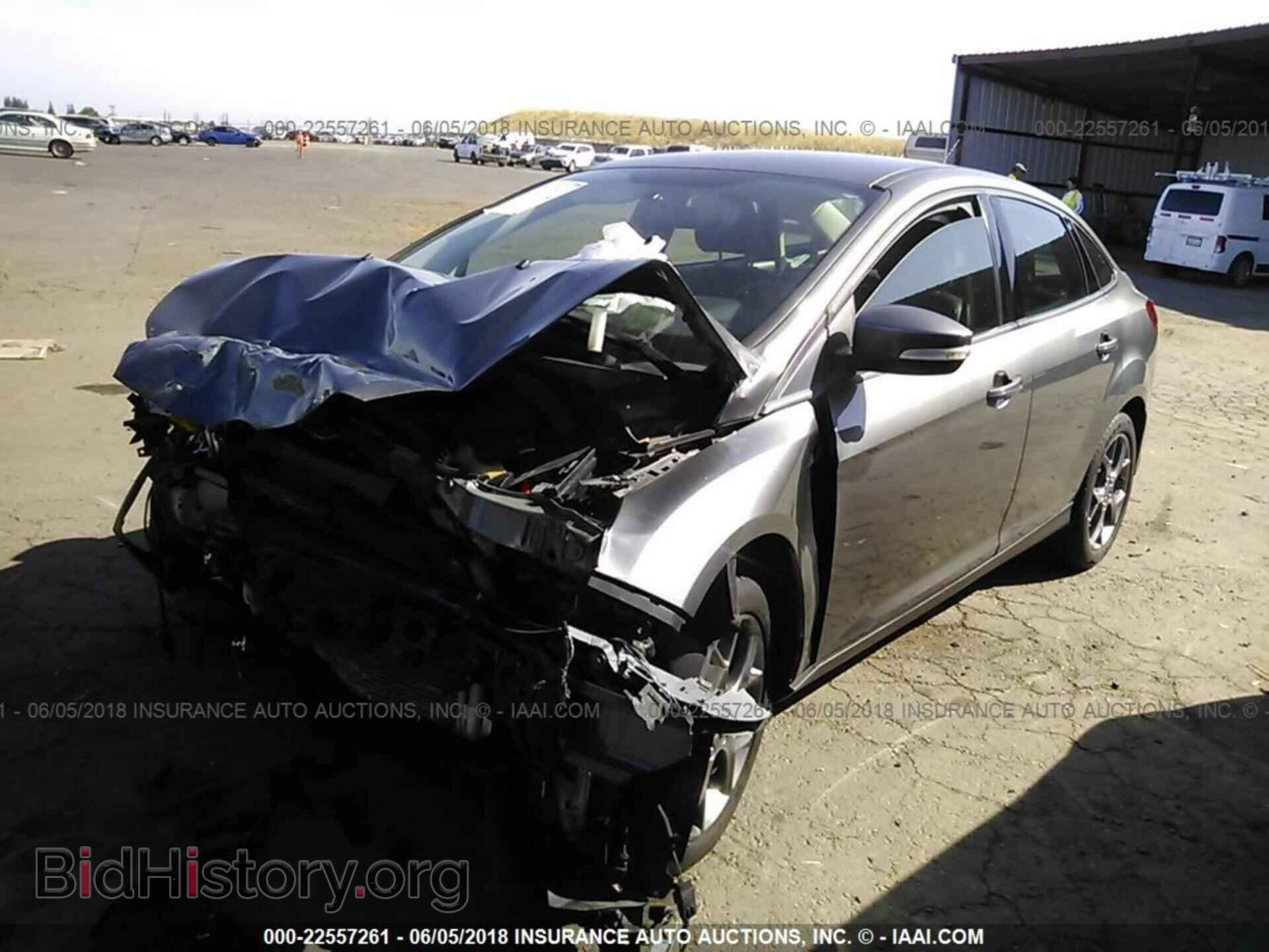 2014 Ford Focus - VIN: 1FADP3F28EL312134 - Фото 2