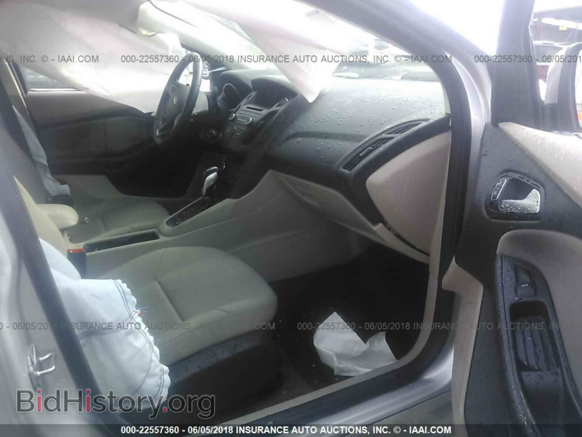 2016 Ford Focus - VIN: 1FADP3F26GL397221 - Photo 5